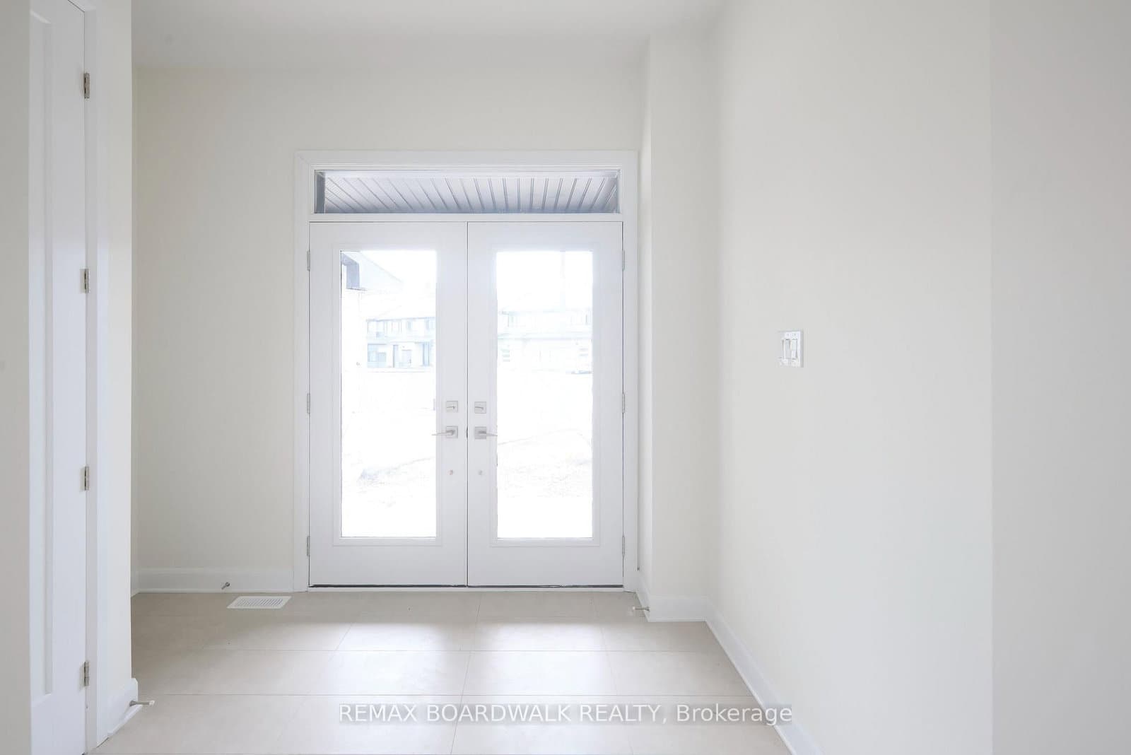 724 Kenny Gordon Avenue, Ottawa, ON — photo 2