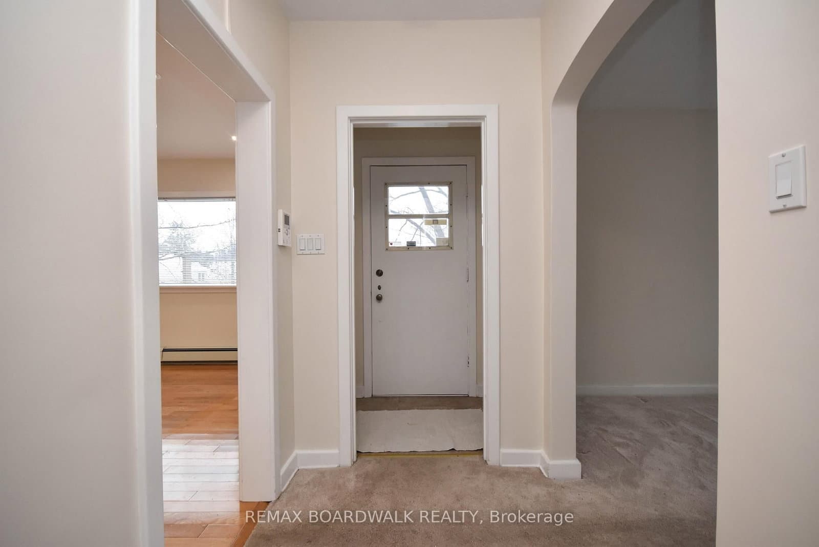 11 Kippewa Drive, Ottawa, ON — photo 3
