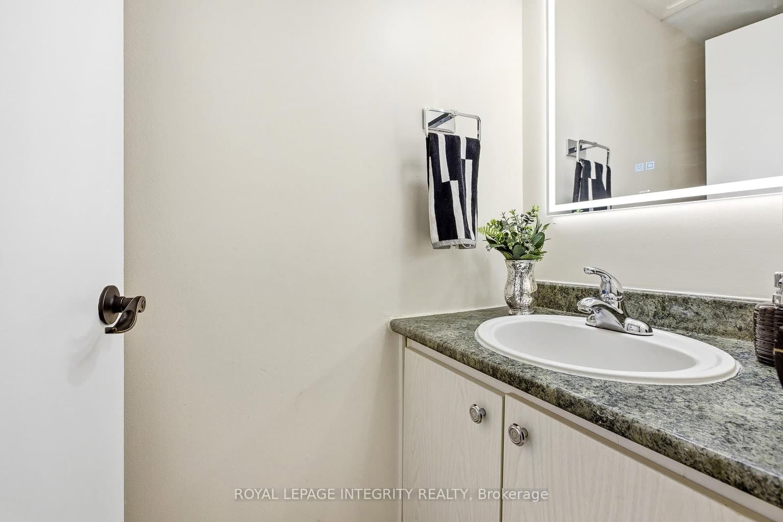 33 - 3205 Uplands Drive, Ottawa, ON — photo 3