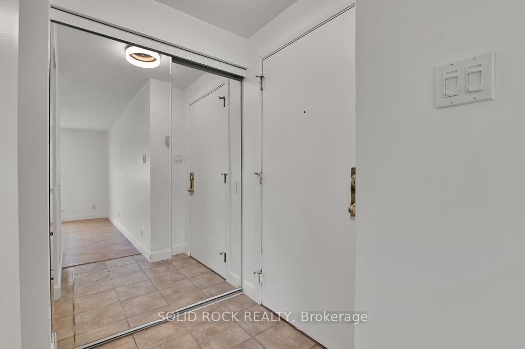 7 - 896 Elmsmere Drive, Ottawa, ON — photo 2