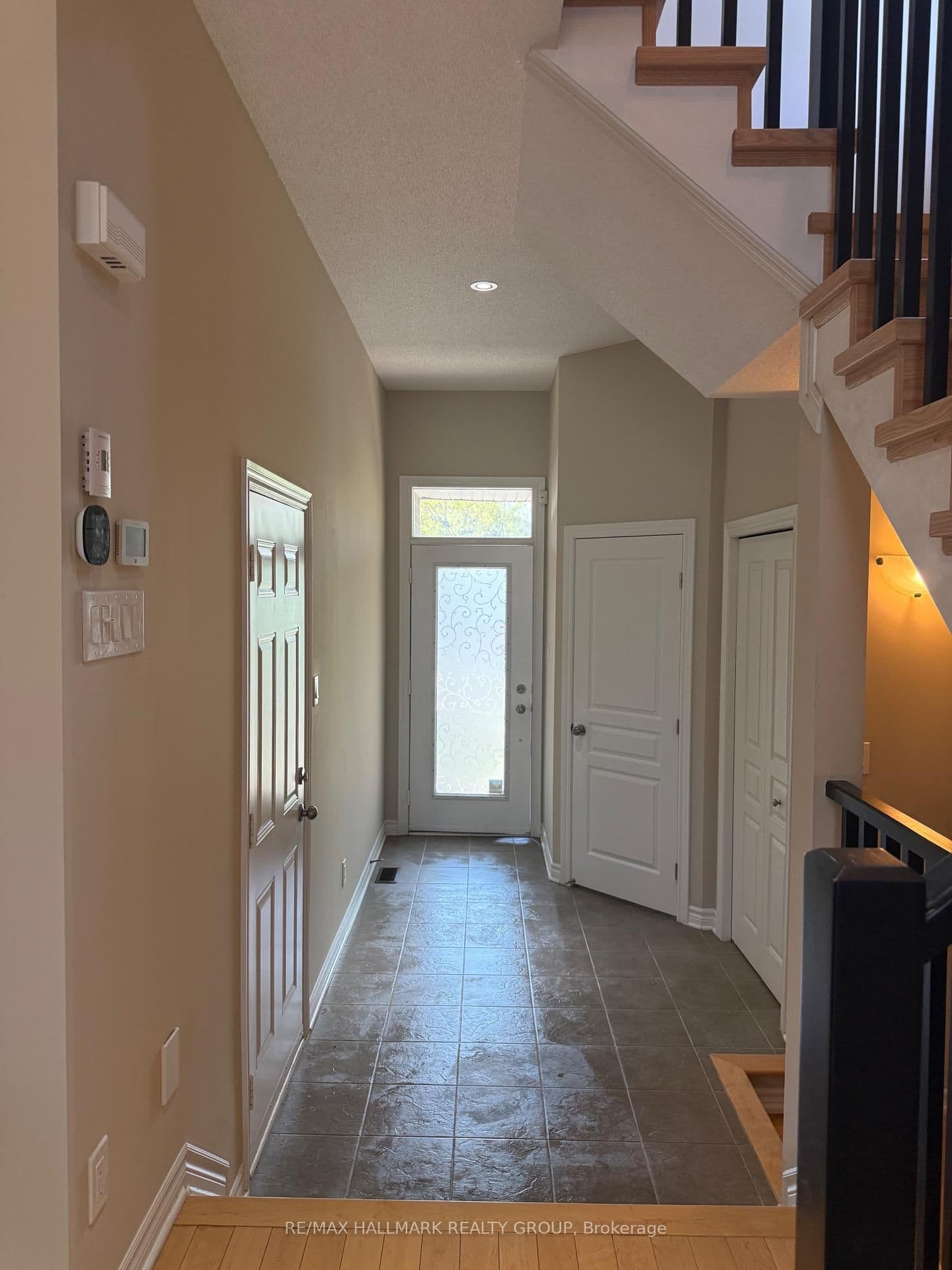 1158 Tischart Crescent, Ottawa, ON — photo 2
