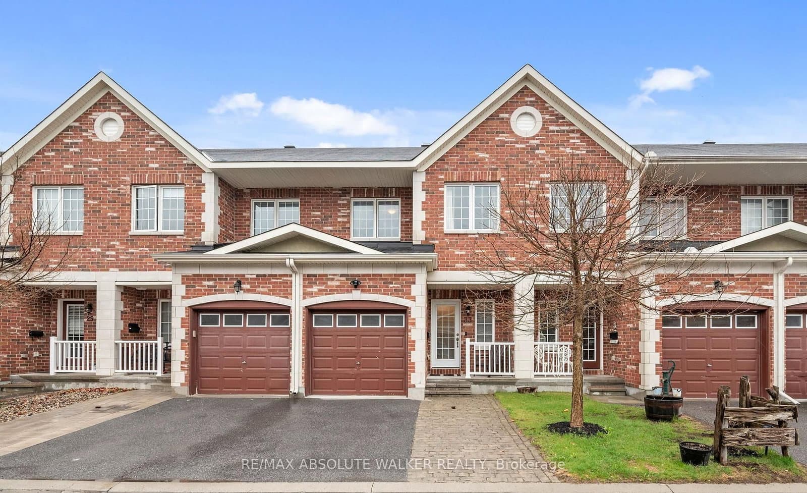 33 Dundalk Private, Ottawa, ON