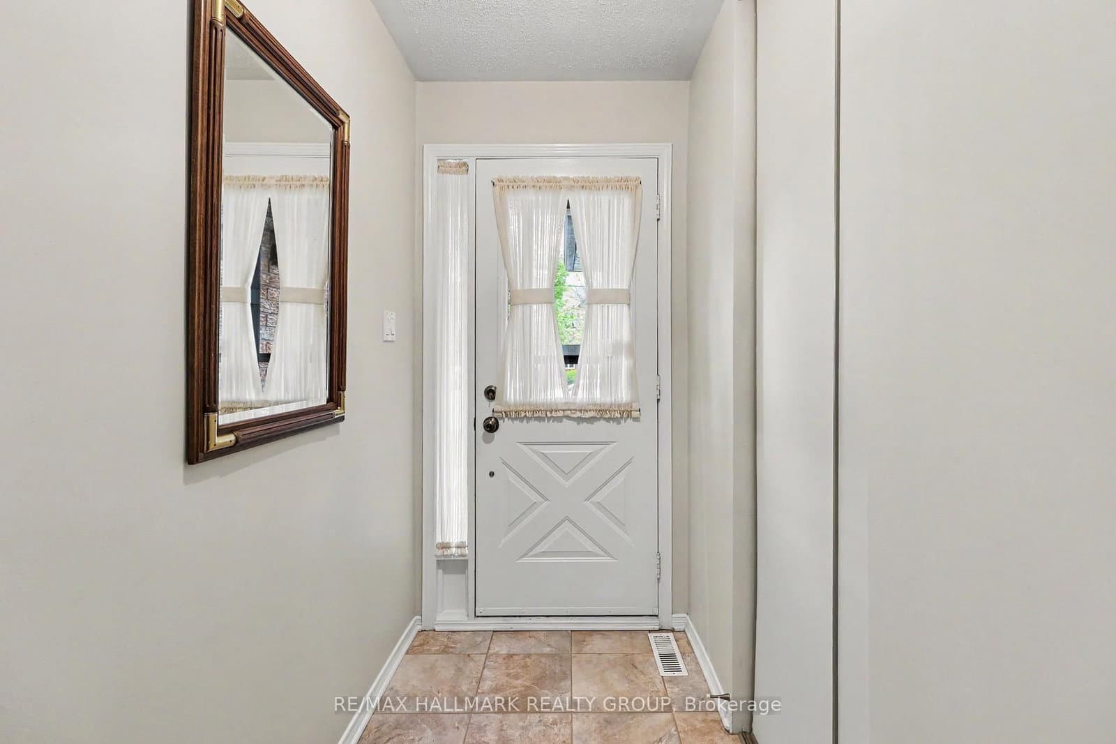 712 Morewood Crescent, Ottawa, ON — photo 2