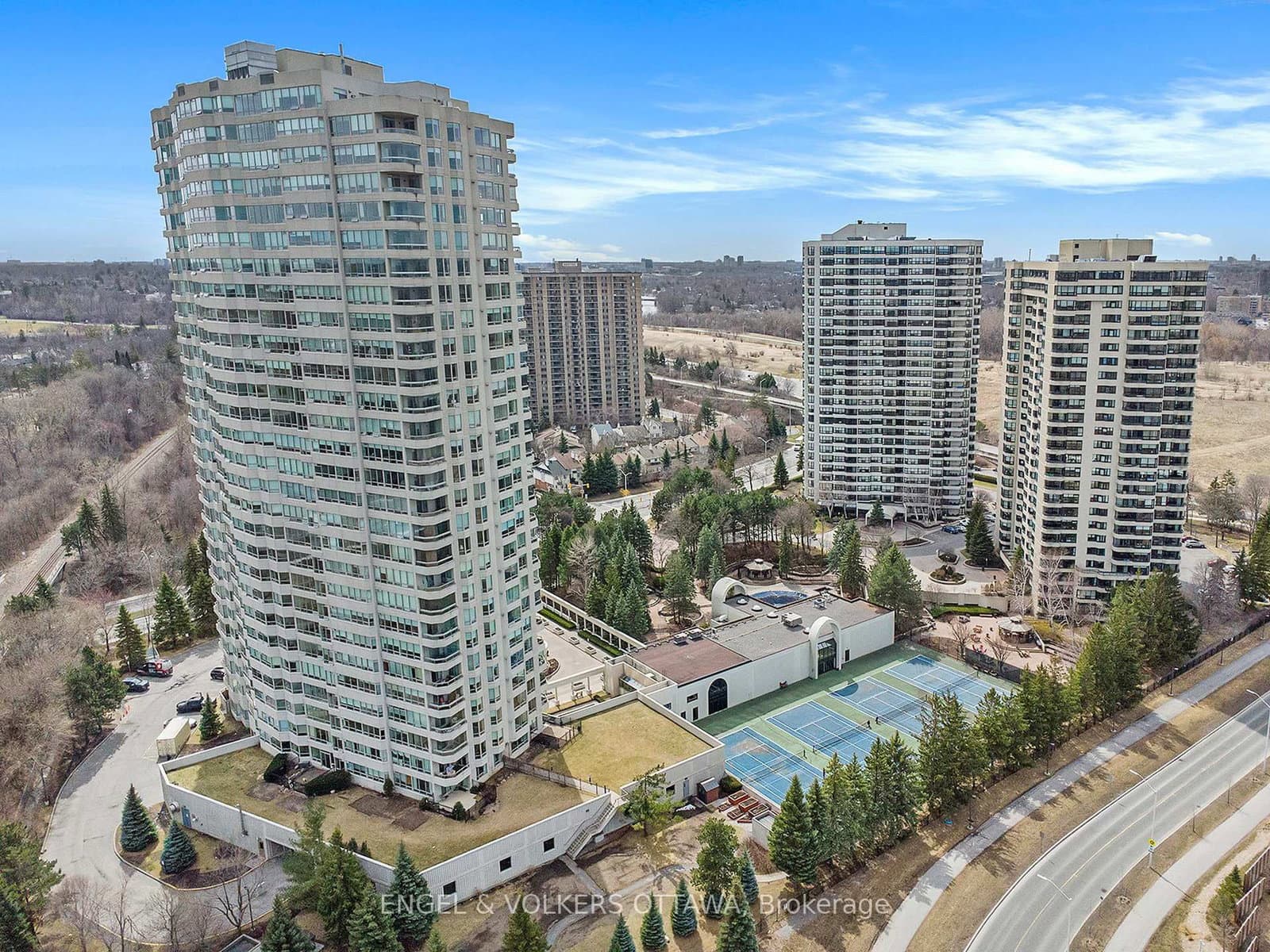 802 - 1480 Riverside Drive, Ottawa, ON