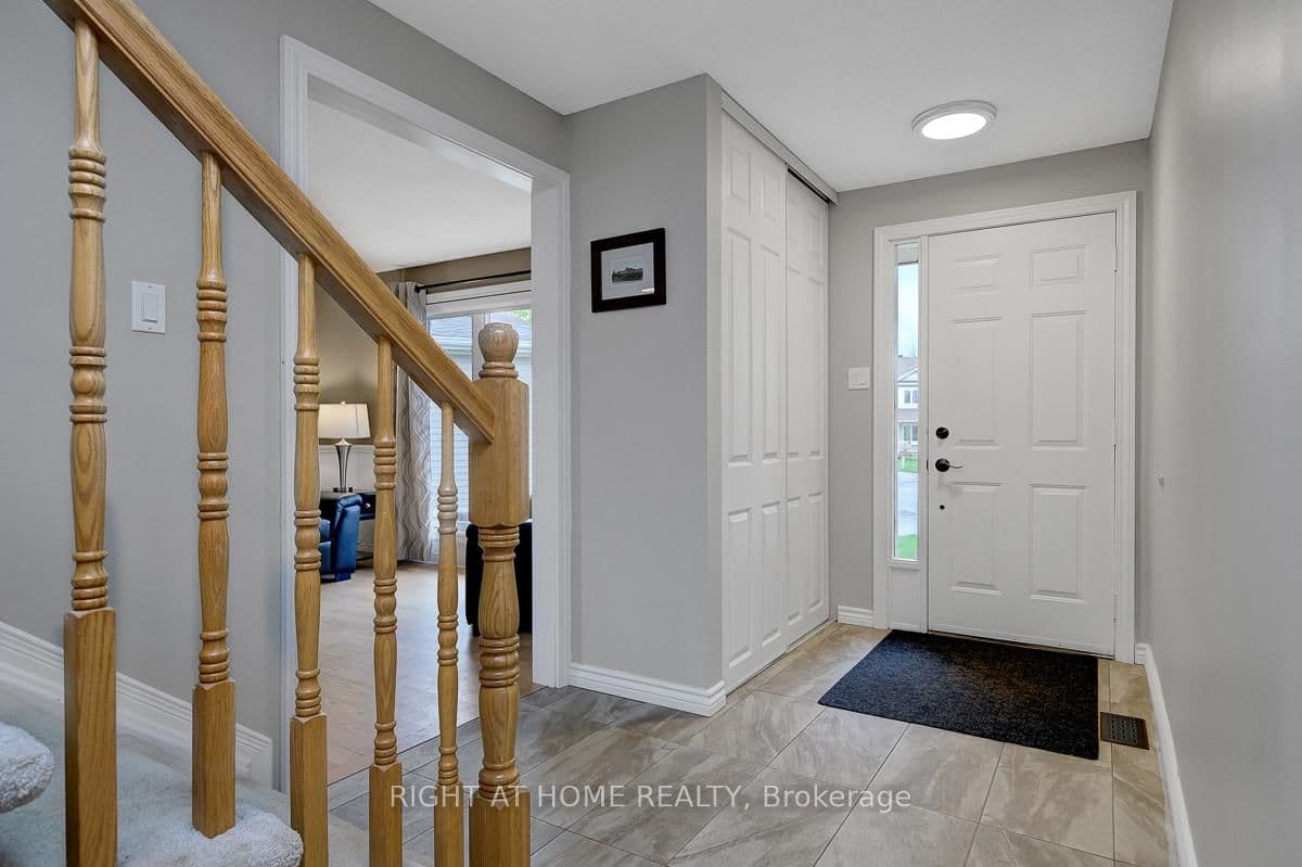 1899 Rosewind Court, Orleans, ON — photo 2