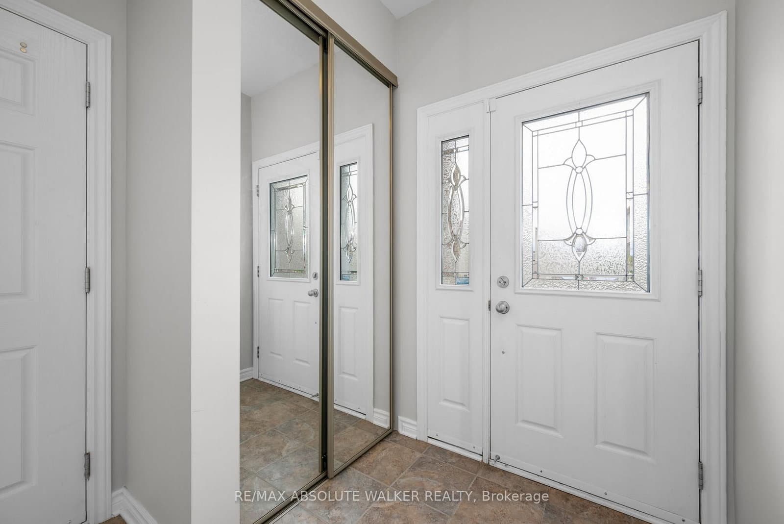 314 Oakcrest Way, Orleans, ON — photo 3