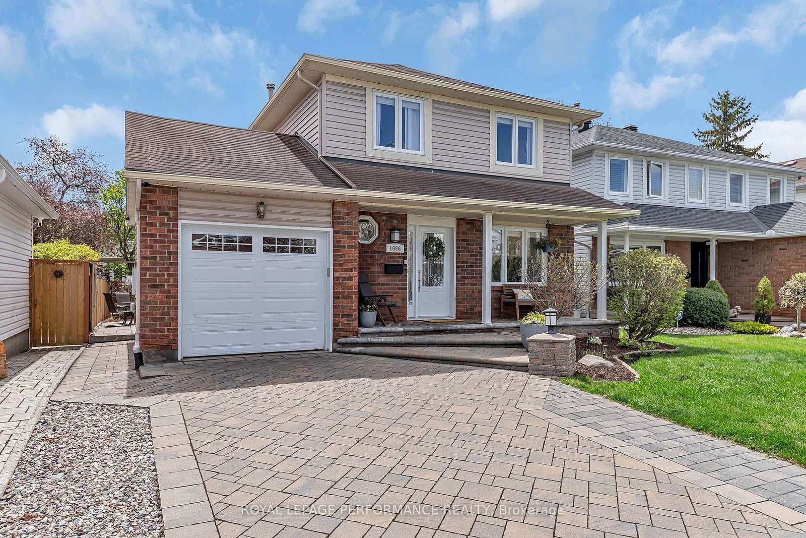 1696 Tache Way, Ottawa, ON