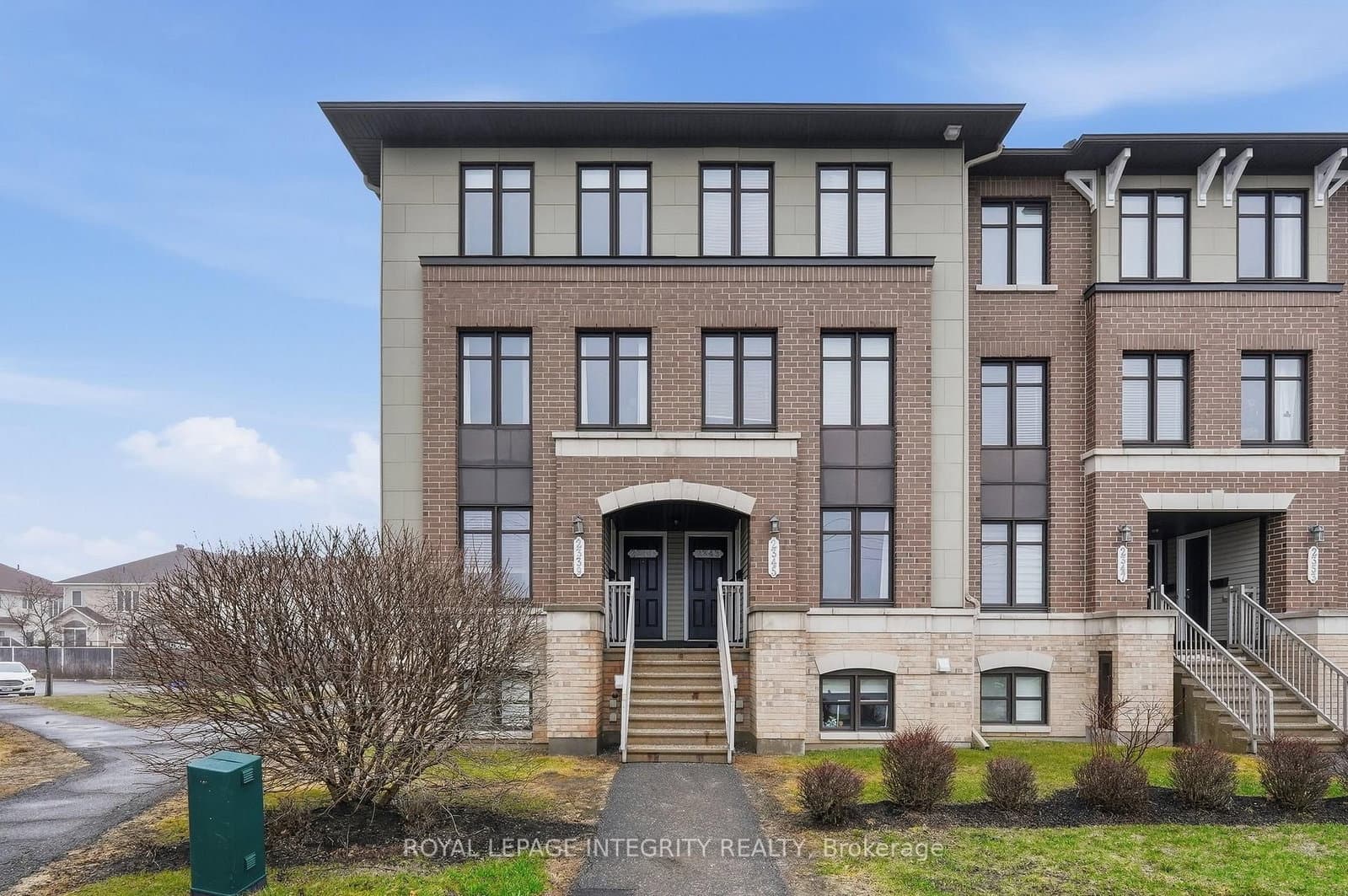 2341 Esprit Drive, Ottawa, ON — photo 2