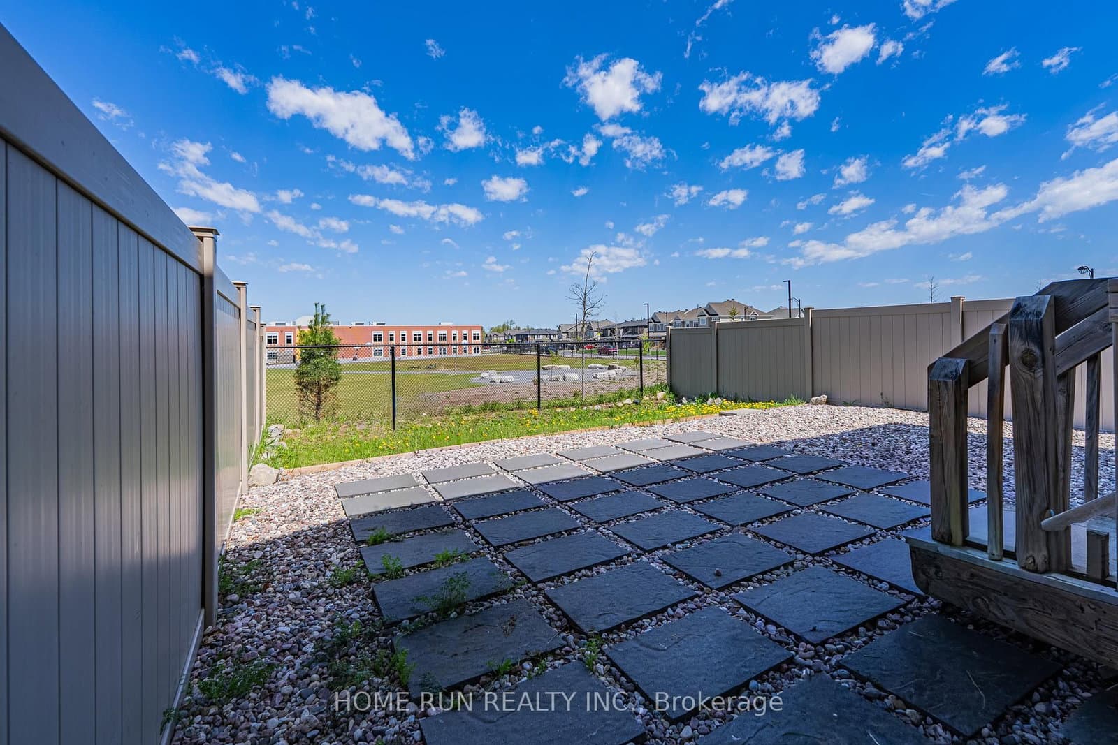42 CLONFADDA Terrace, Ottawa, ON — photo 3