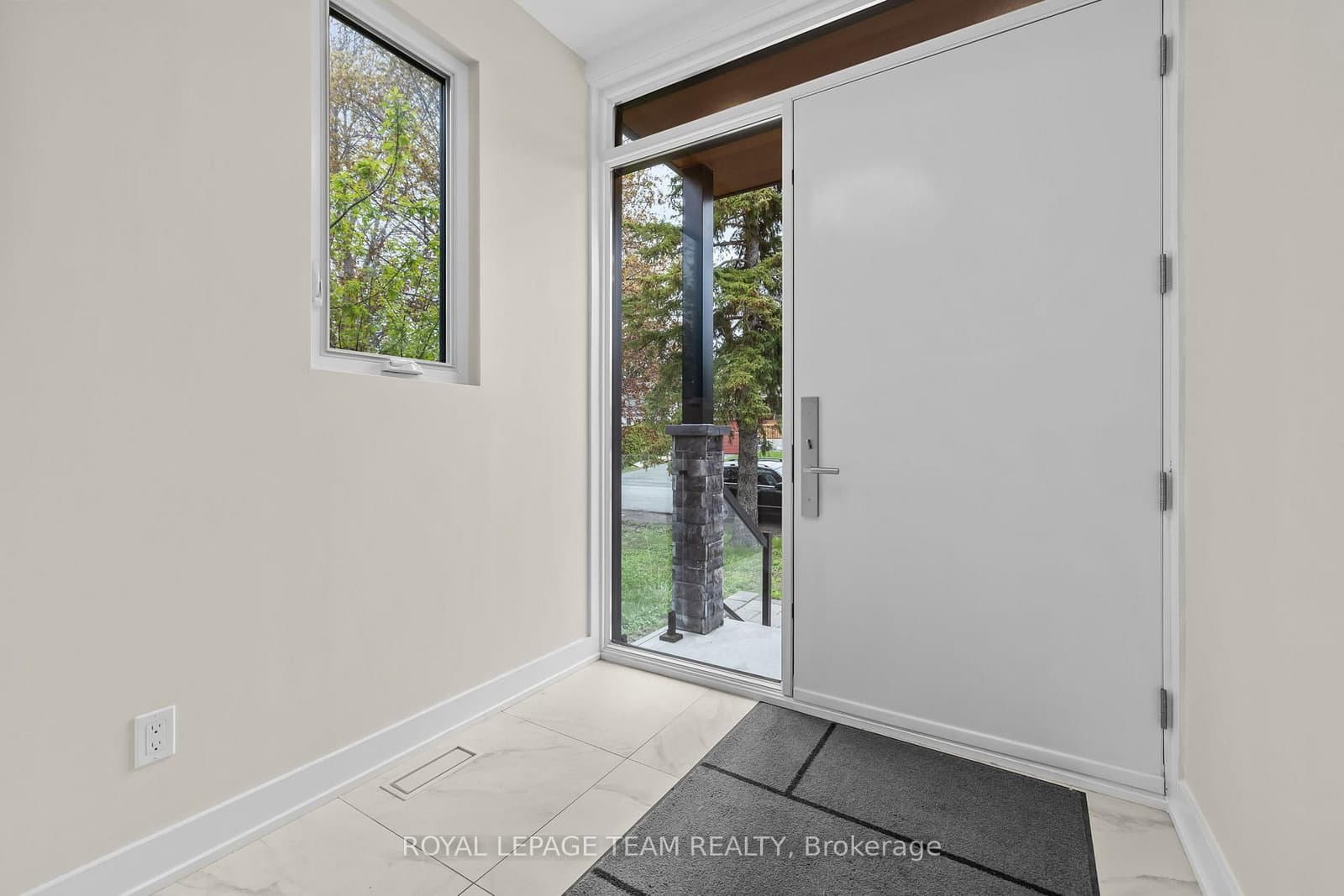 498 Wentworth Avenue, Ottawa, ON — photo 2