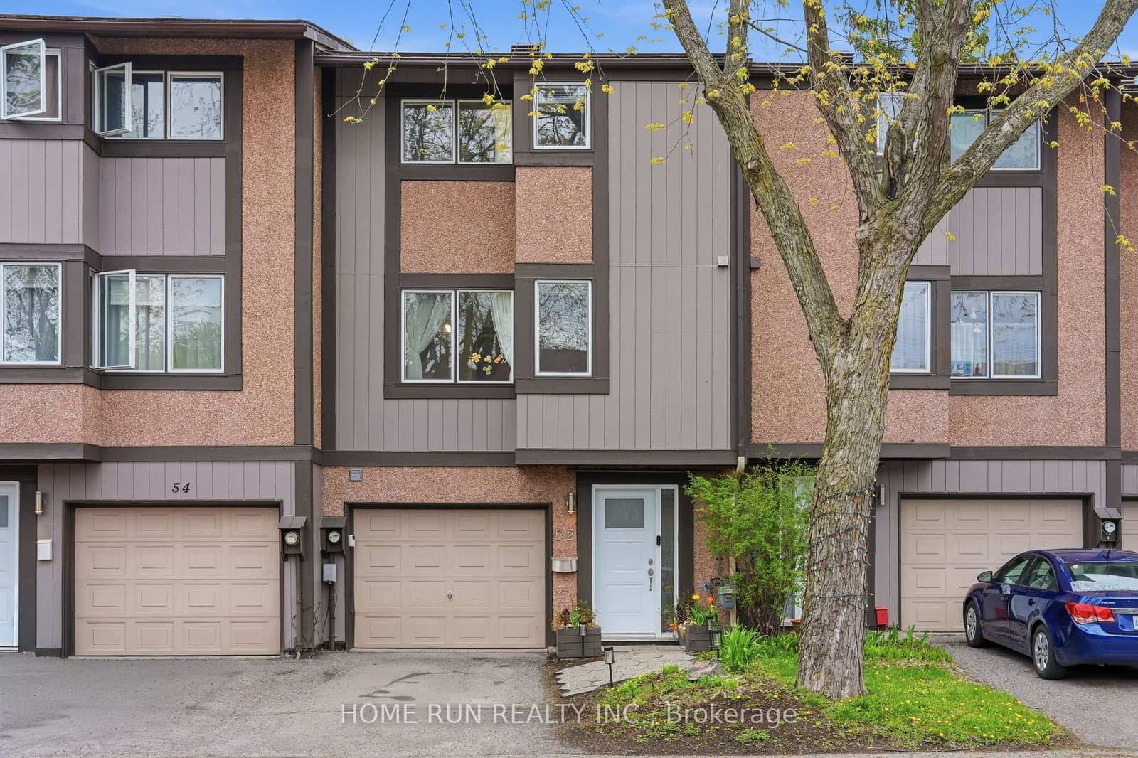 52 Reaney Court, Kanata, ON