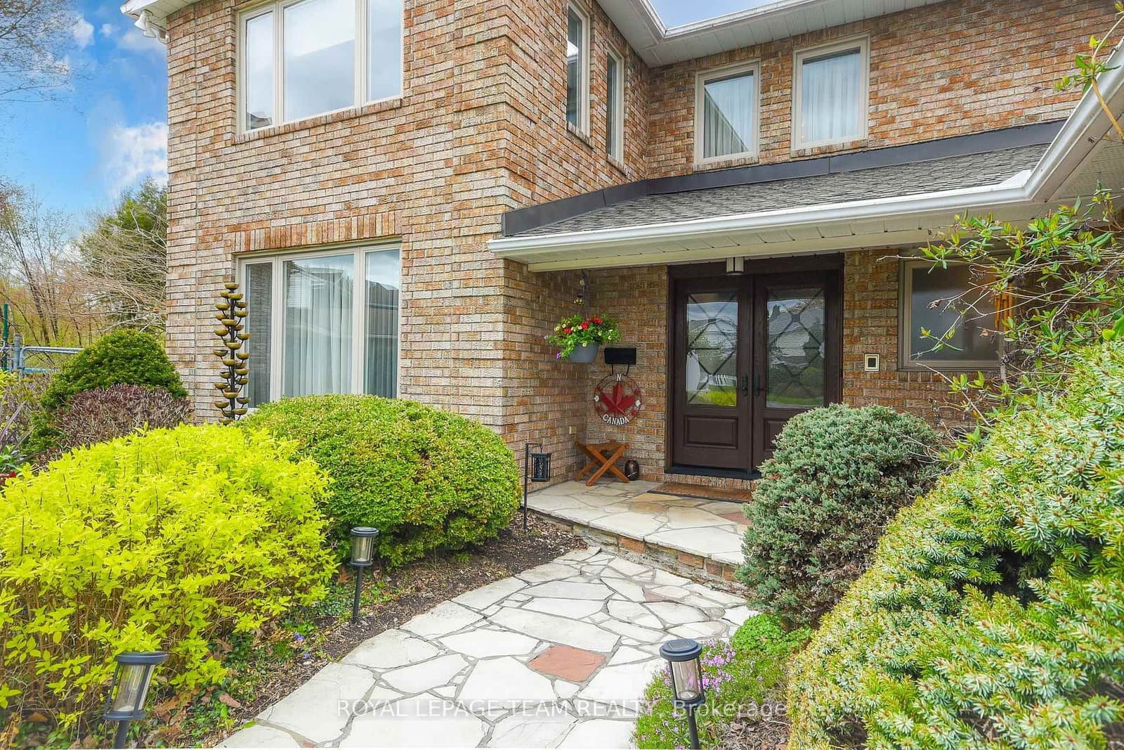 2711 Wyldewood Street, Ottawa, ON — photo 2