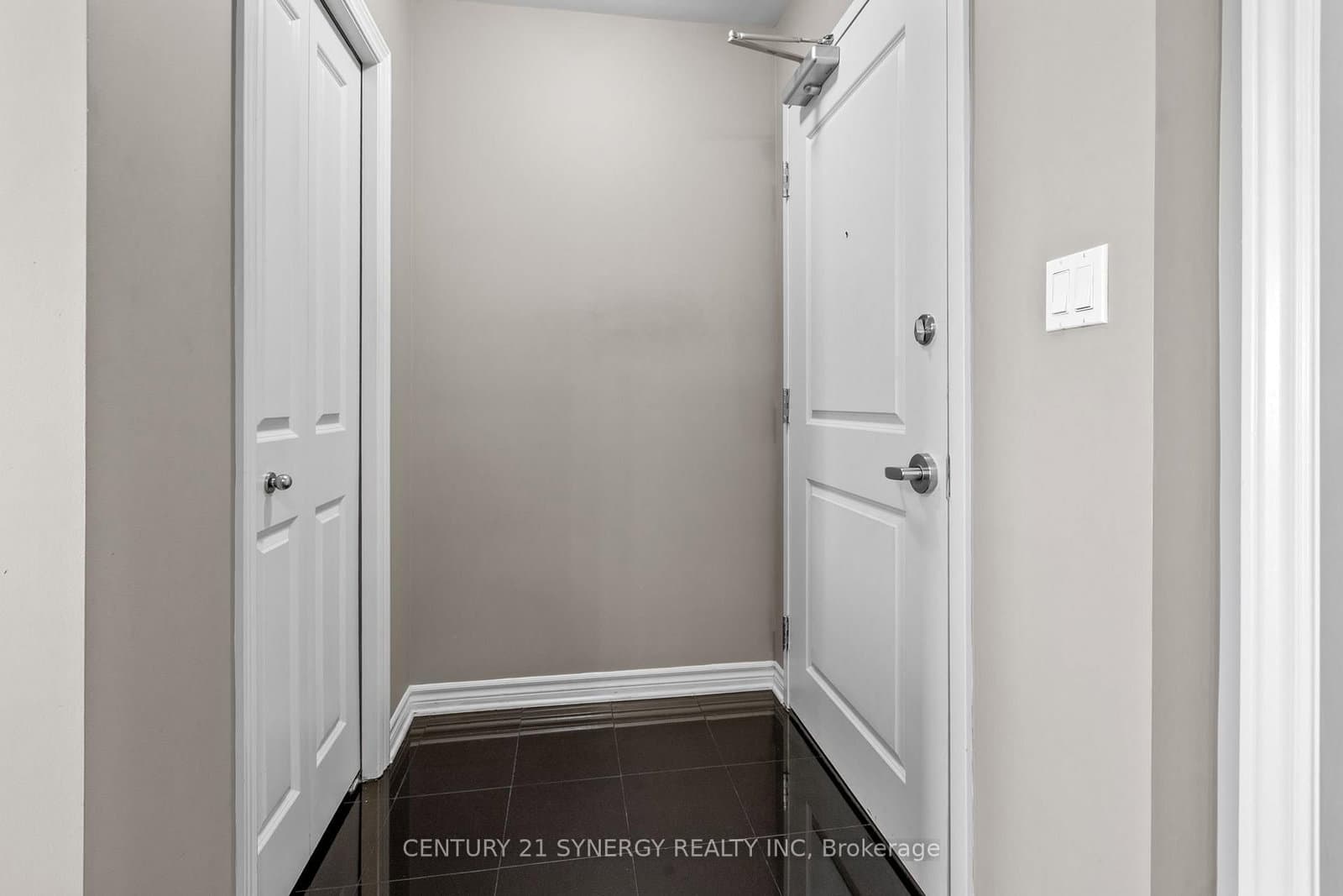7 - 10 Prestige Circle, Ottawa, ON — photo 3