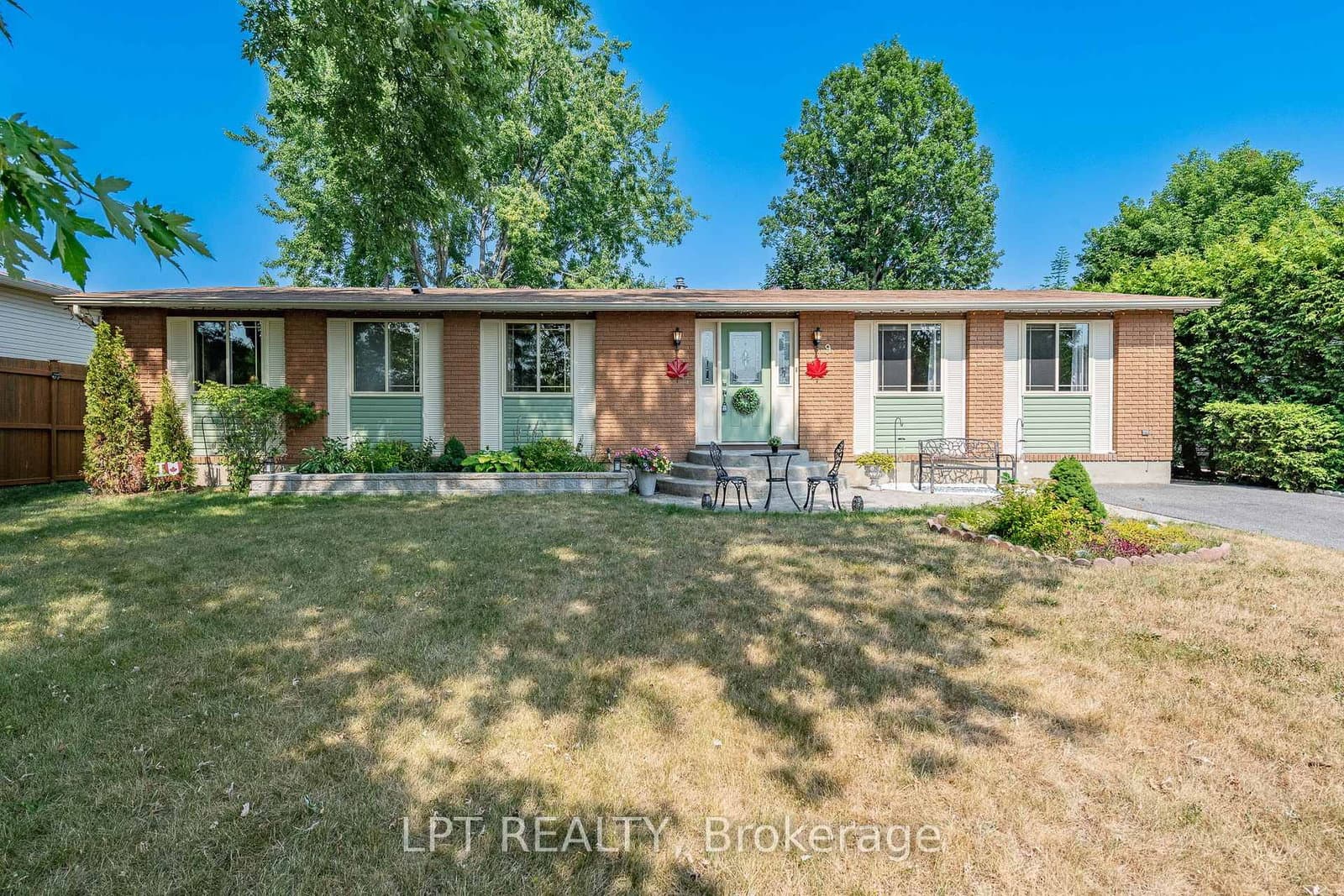 9 Dallaire Crescent, Richmond, ON — photo 2