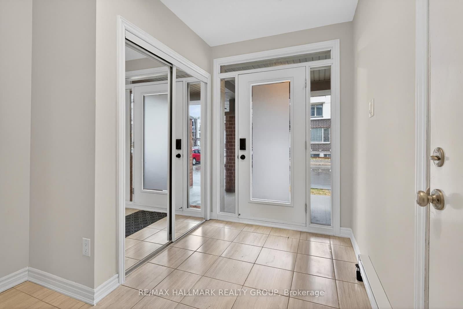 805 Kiniw Private, Ottawa, ON — photo 3