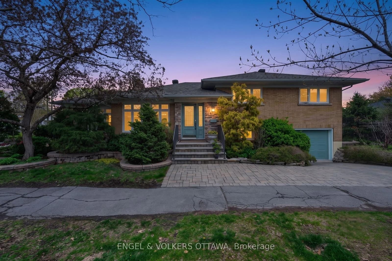 853 Wingate Drive, Ottawa, ON