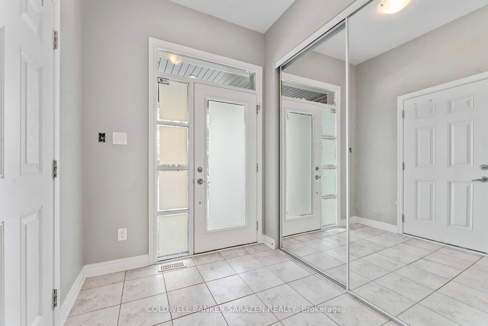 948 Kilbirnie Drive, Ottawa, ON — photo 2