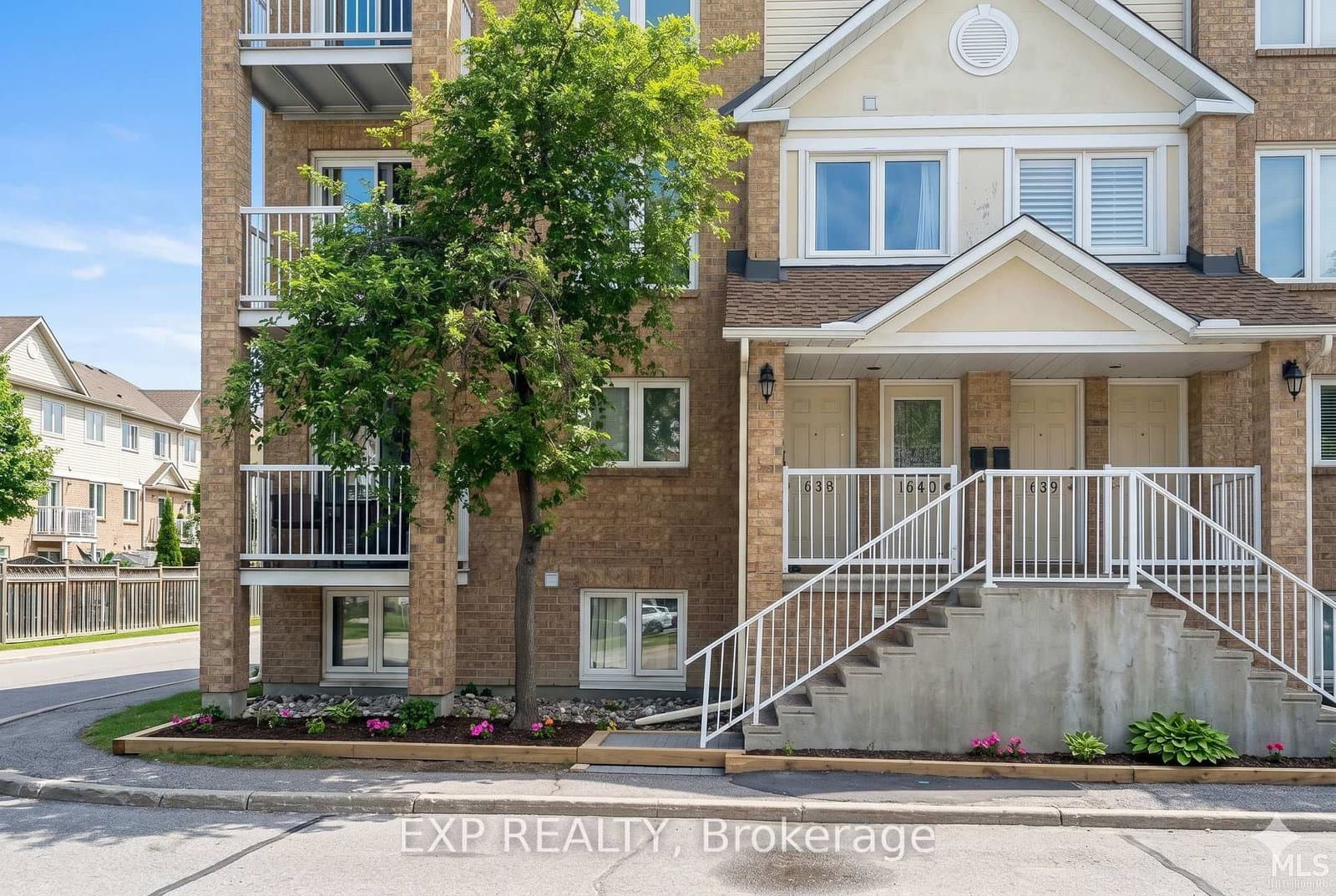 11 - 1639 Locksley Lane, Ottawa, ON