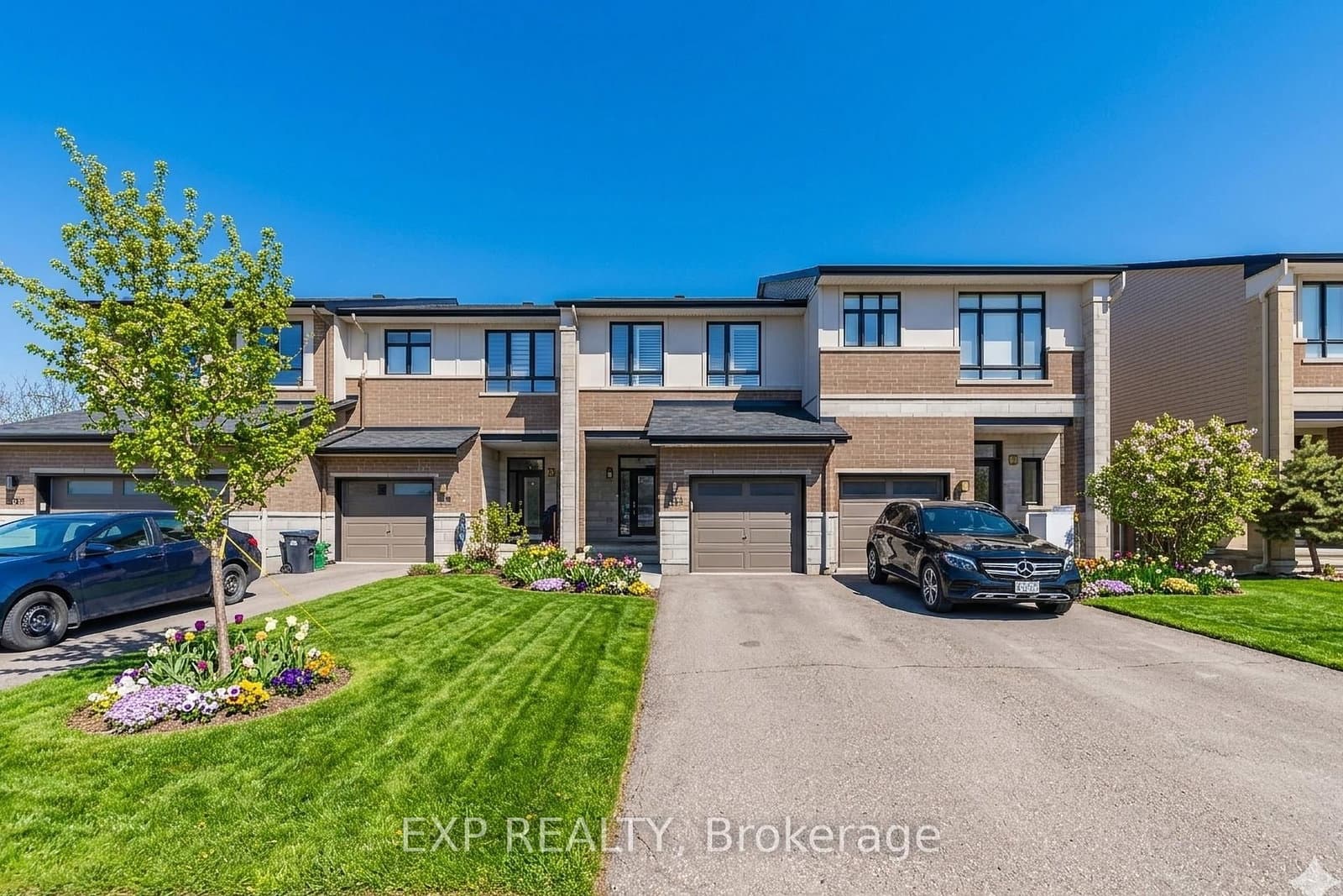 605 Tennant Way, Ottawa, ON