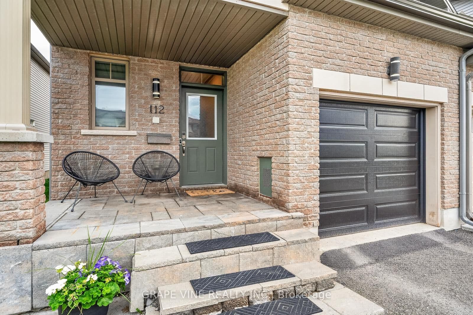 112 Hawkshaw Crescent, Ottawa, ON — photo 3