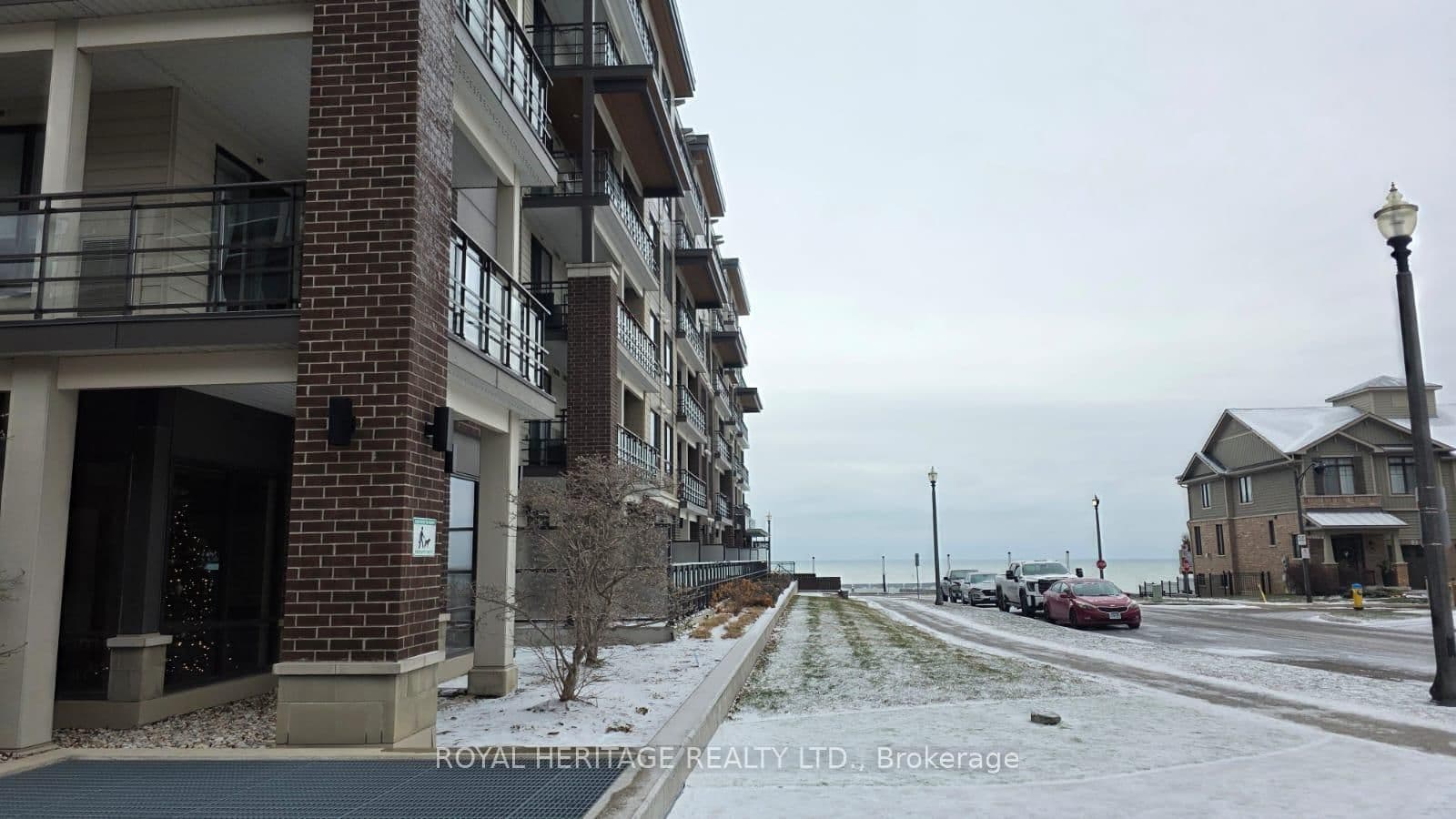 513 - 10 Esplanade Lane, Grimsby, ON — photo 2