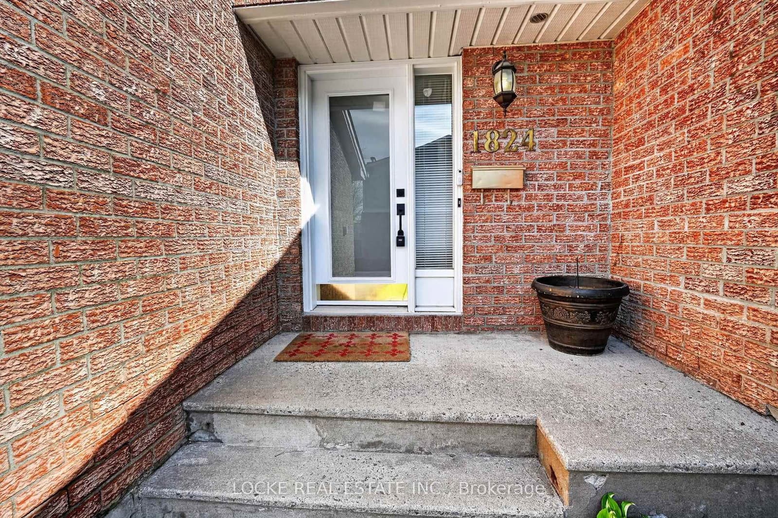 1824 Summerfields Crescent, Ottawa, ON — photo 3