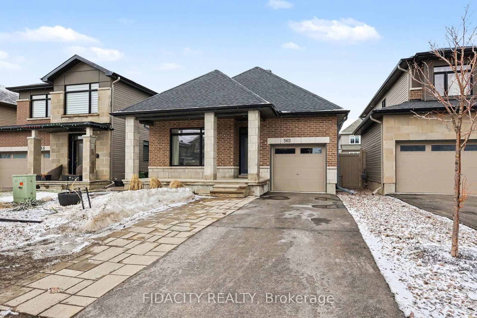 565 Bobolink Ridge, Ottawa, ON — photo 3