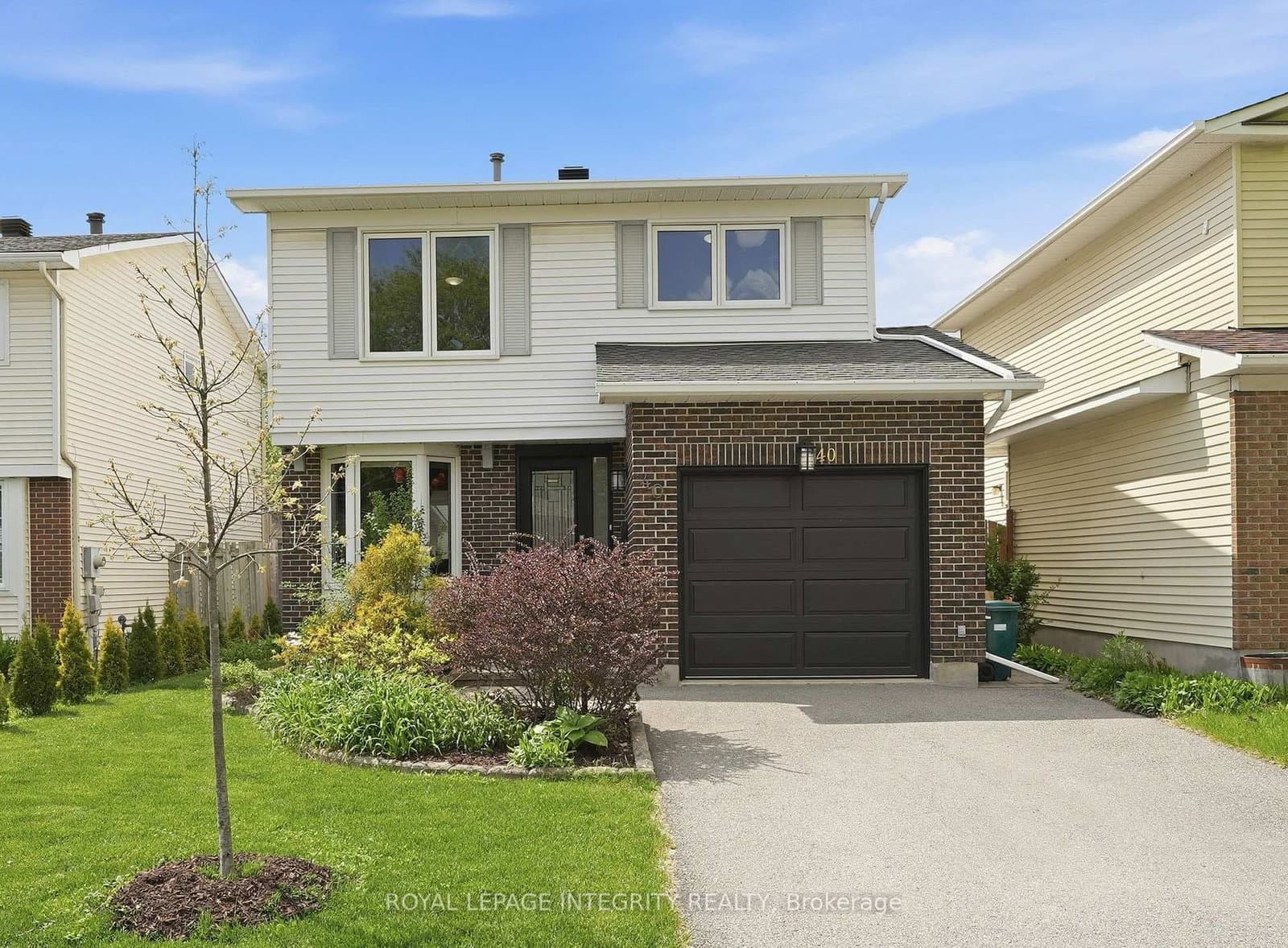 40 Barra Avenue, Kanata, ON