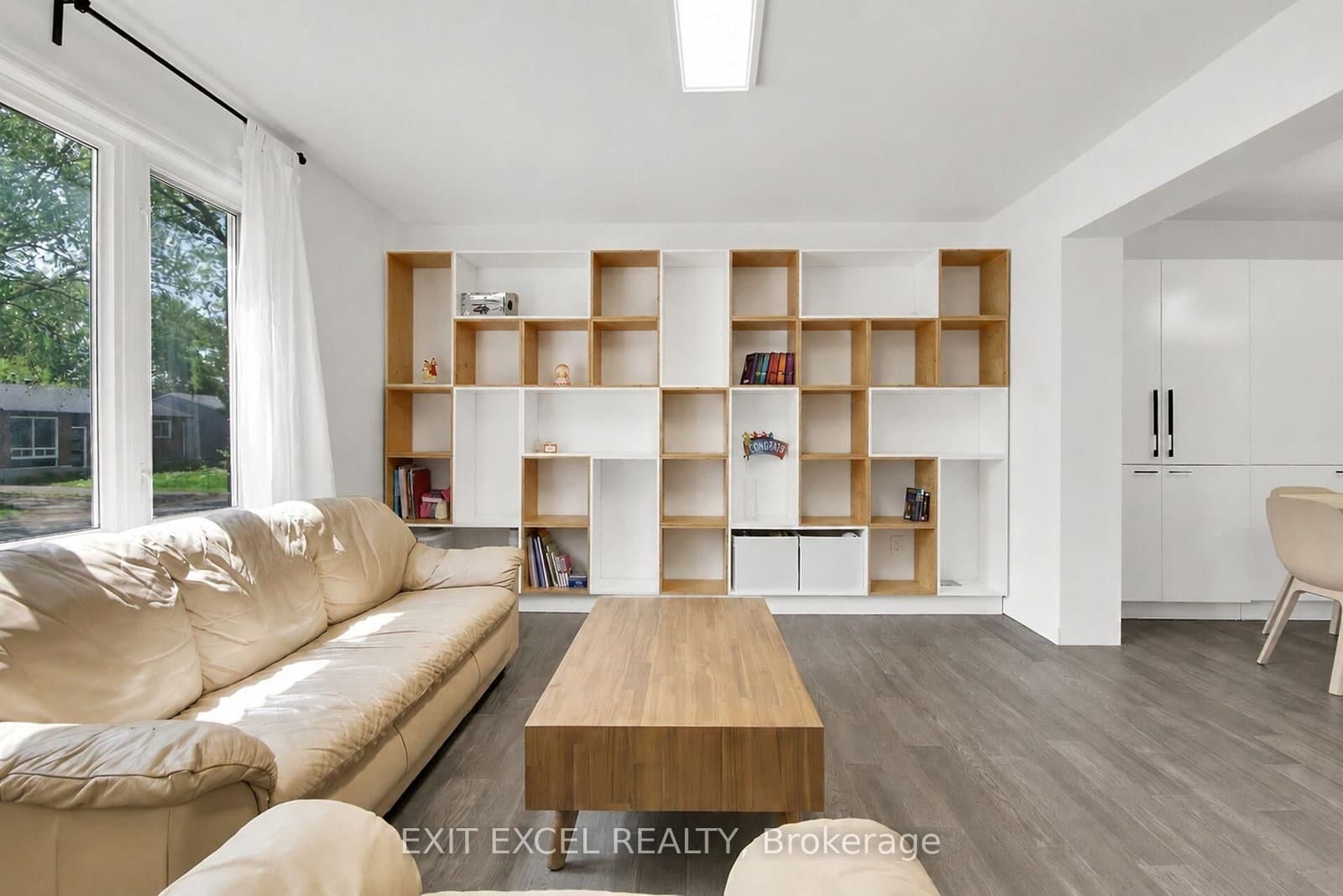 25 Uxbridge Crescent, Ottawa, ON — photo 2