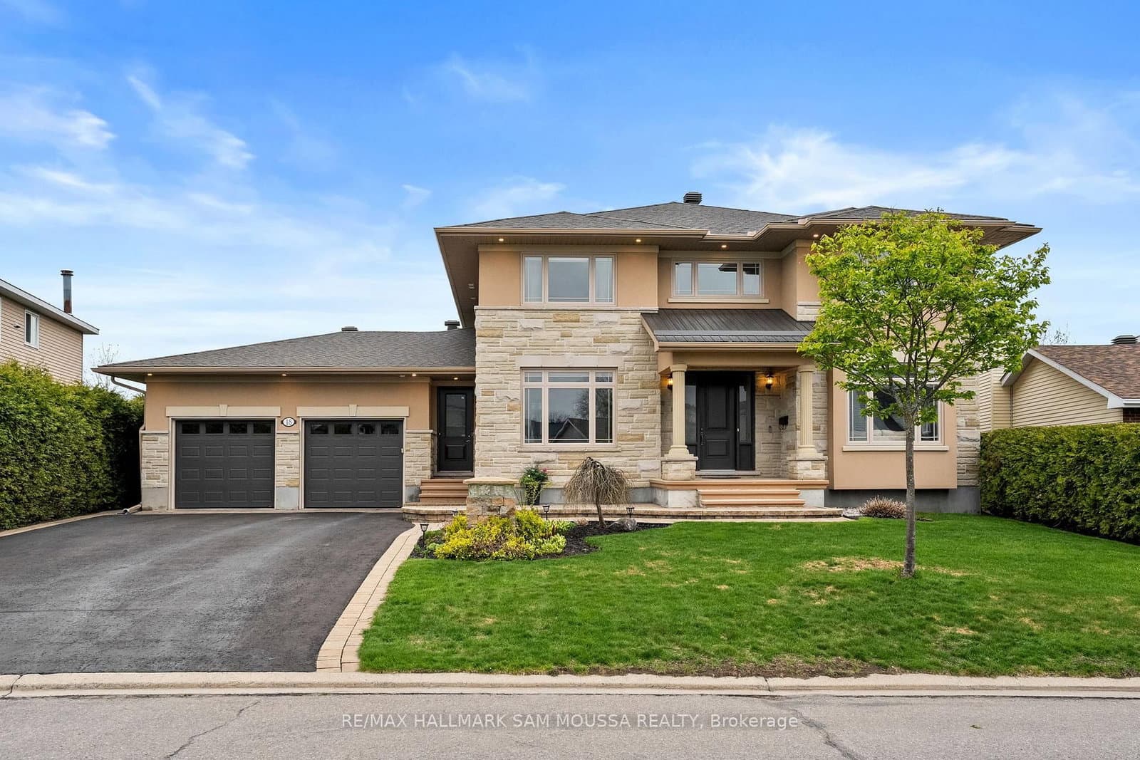 18 Wynford Avenue, Ottawa, ON