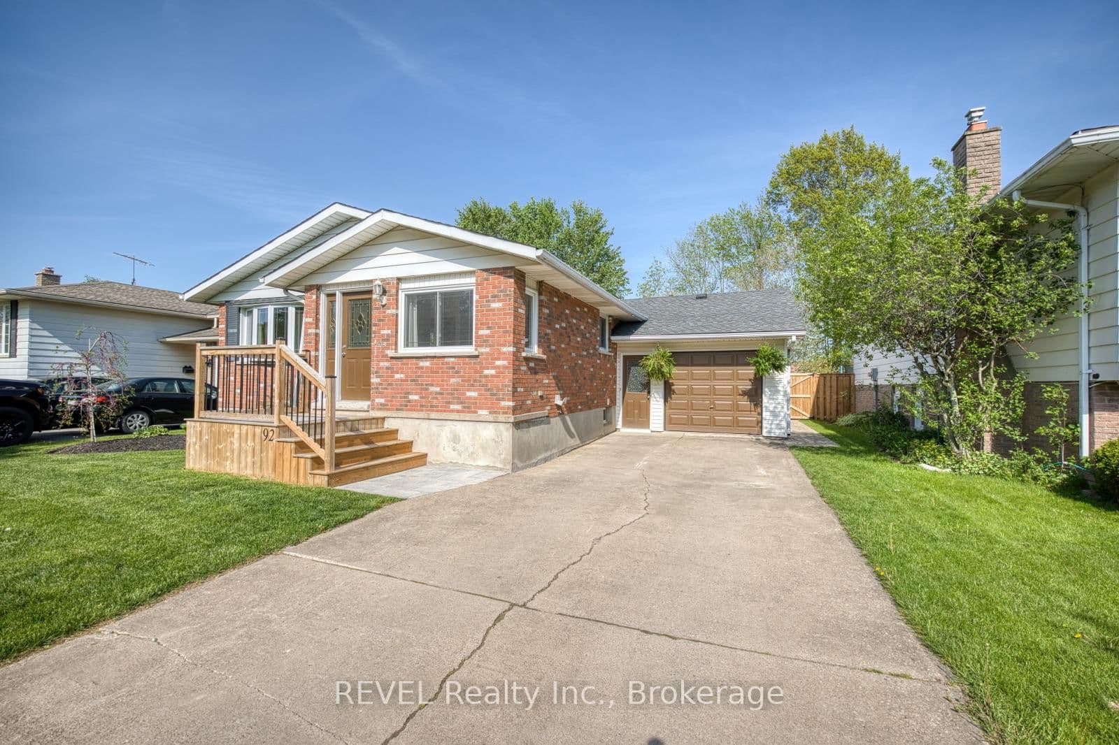 92 Royal Oak Drive, Welland, ON