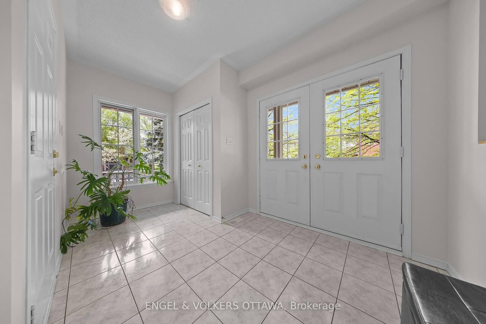 23 Cambray Lane, Ottawa, ON — photo 3