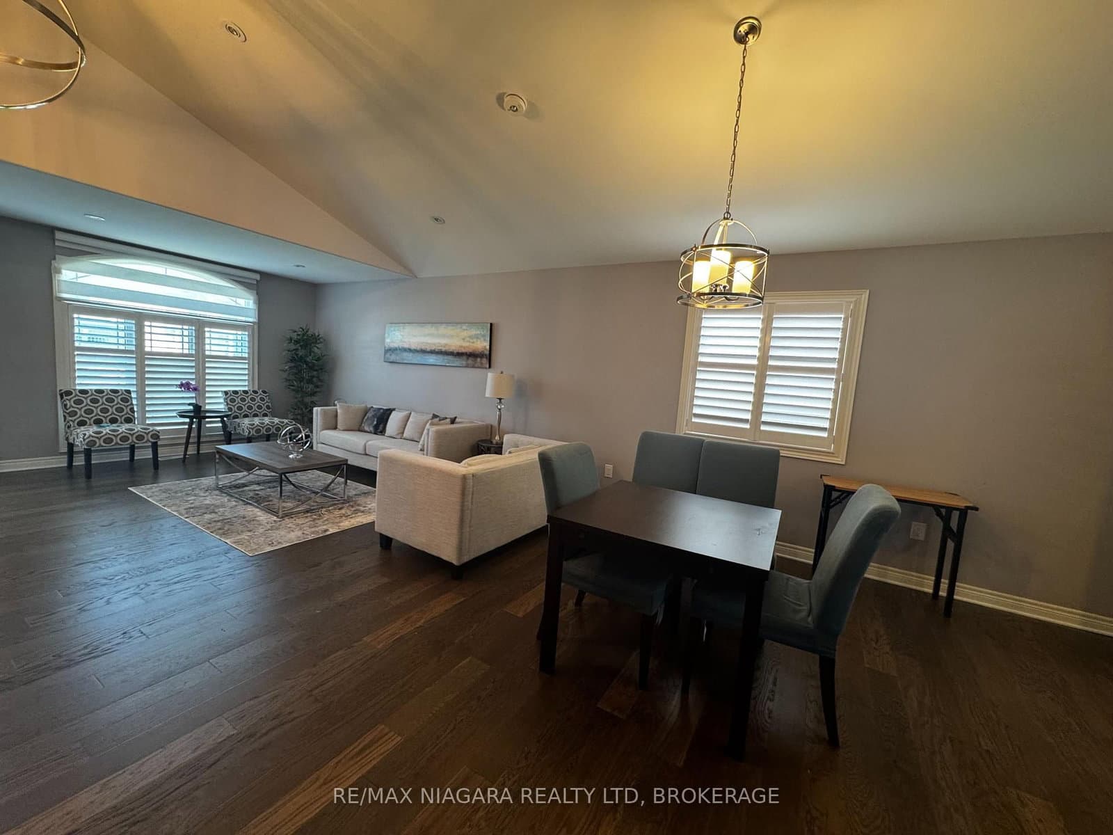 6352 Sam Lorfida Drive, Niagara Falls, ON — photo 3