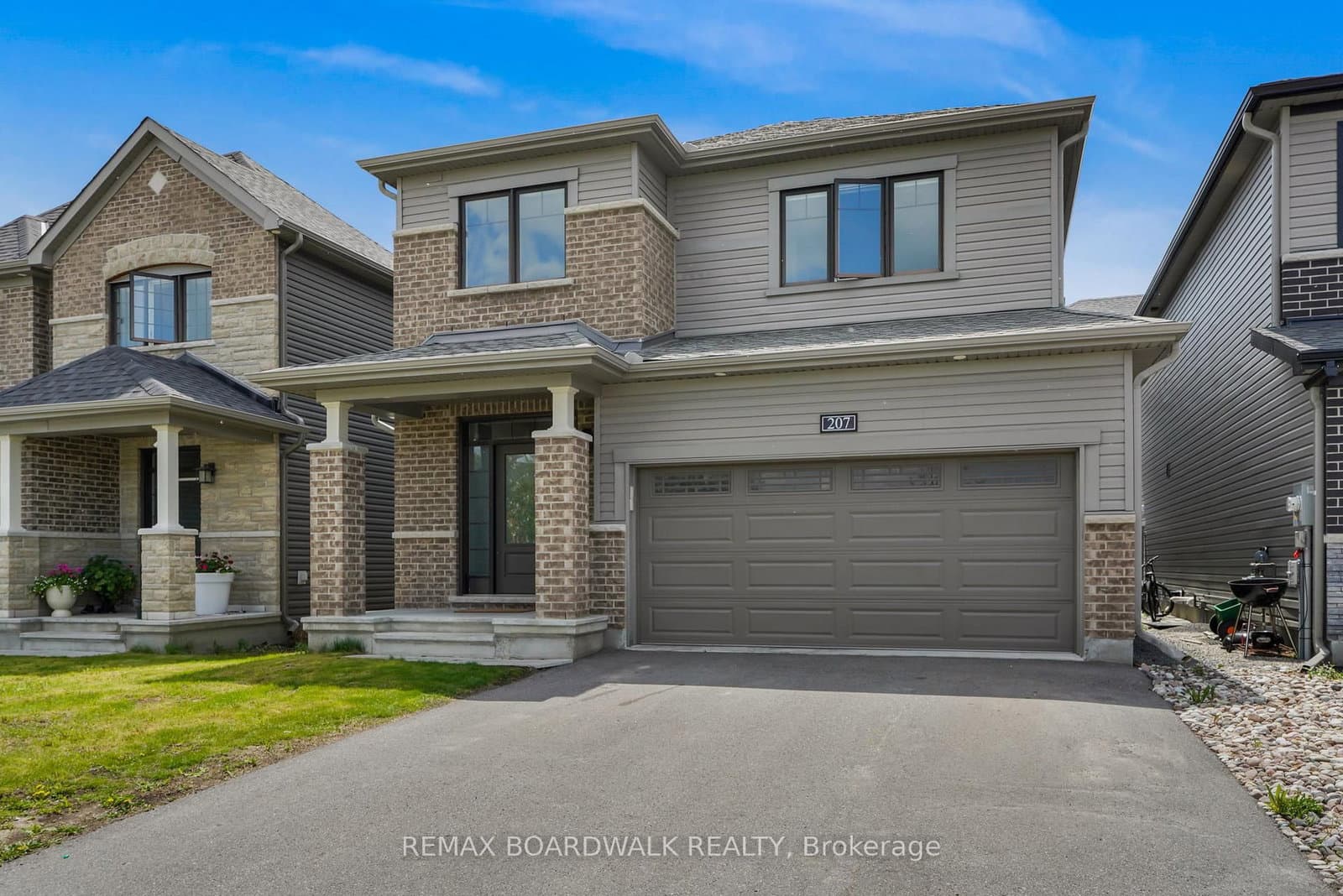 207 Aquarium Avenue, Orleans, ON