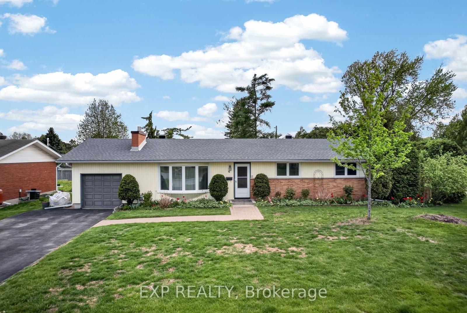 4 Wolmsley Crescent, Ottawa, ON
