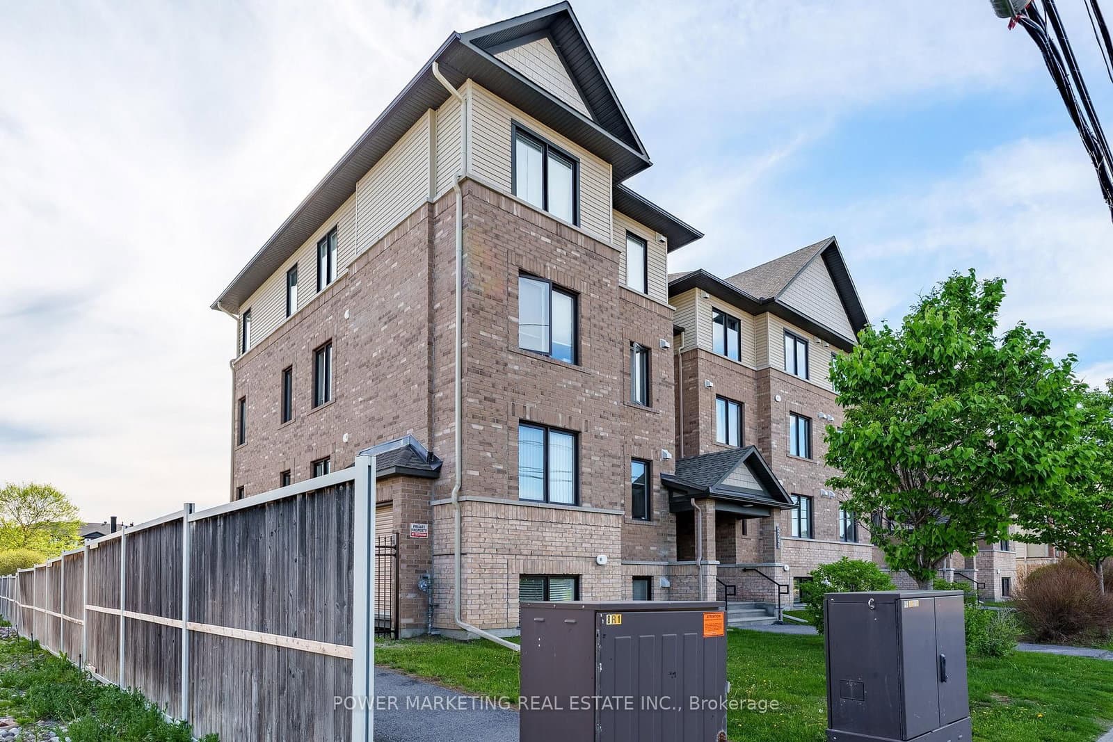 8 - 2240 Tenth Line Road, Ottawa, ON