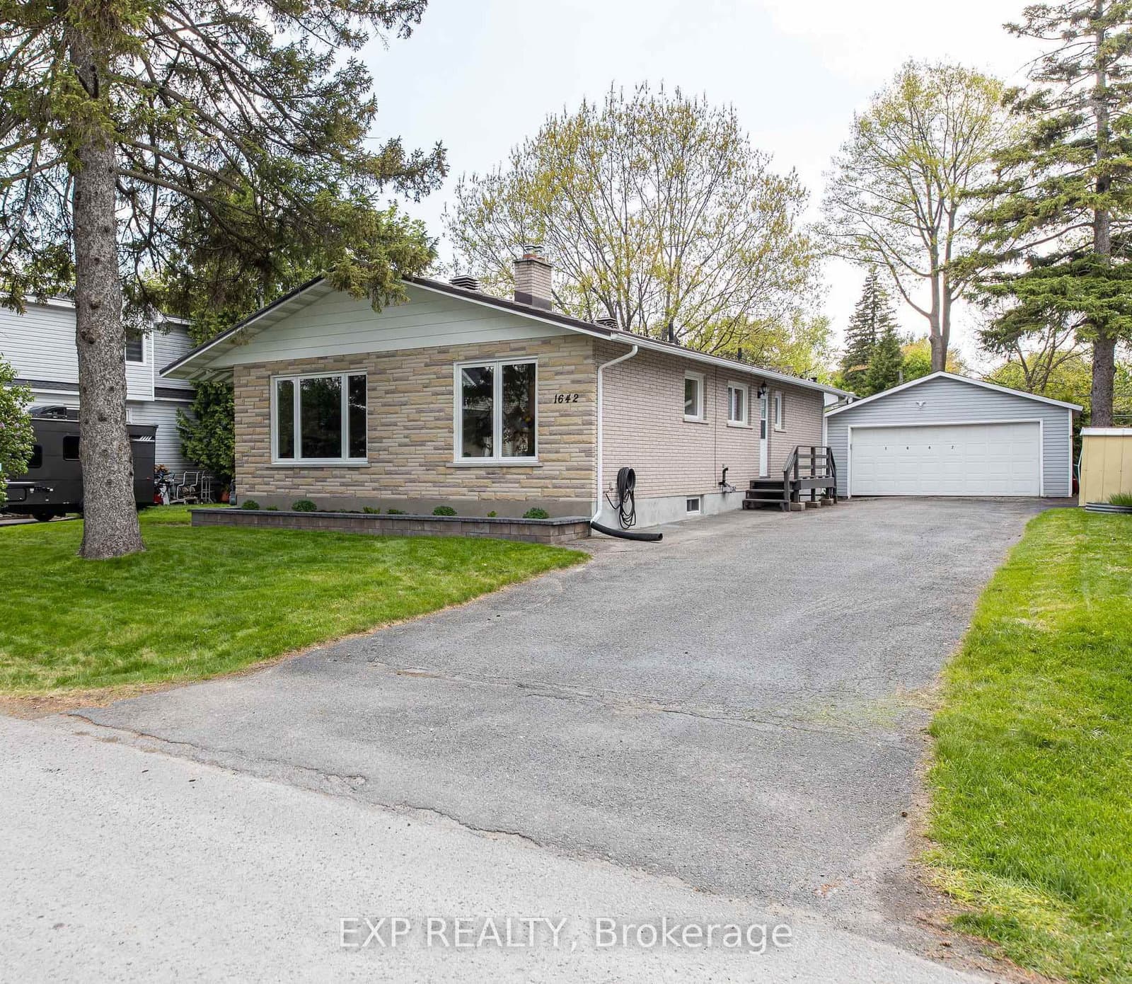 1642 Valmarie Avenue, Ottawa, ON