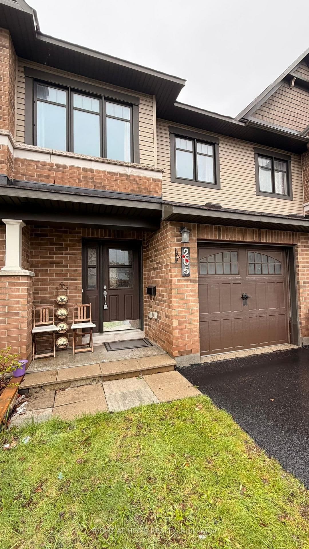 205 Mancini Way, Ottawa, ON