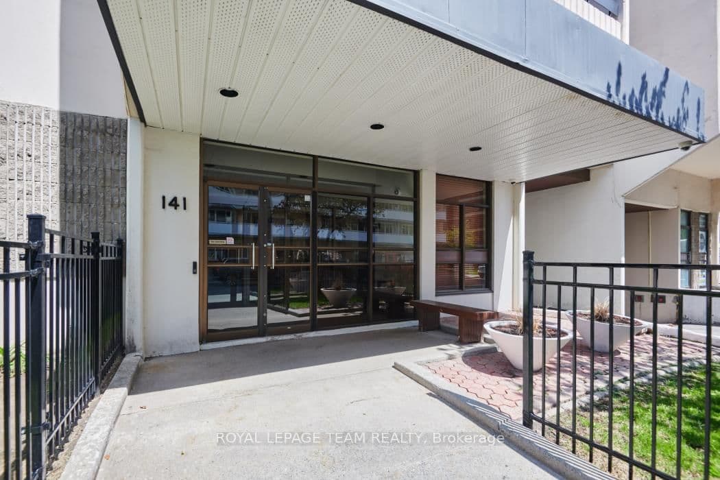 1004 - 141 Somerset Street, Ottawa, ON — photo 2