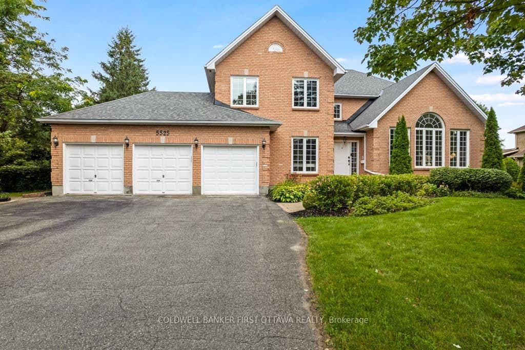 5525 PETTAPIECE Crescent, Manotick, ON