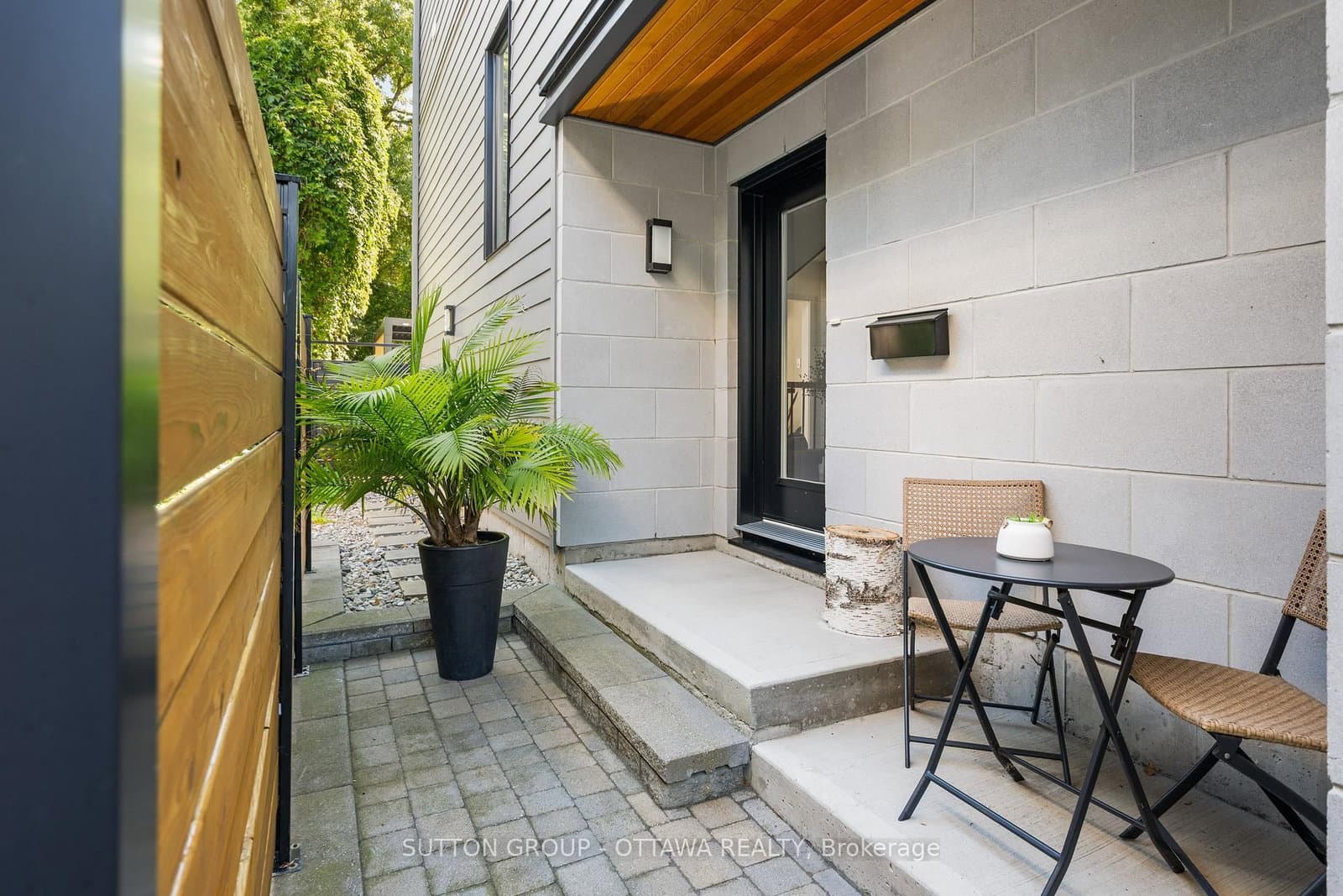 1127 NORTH RIVER Road, Ottawa, ON — photo 3