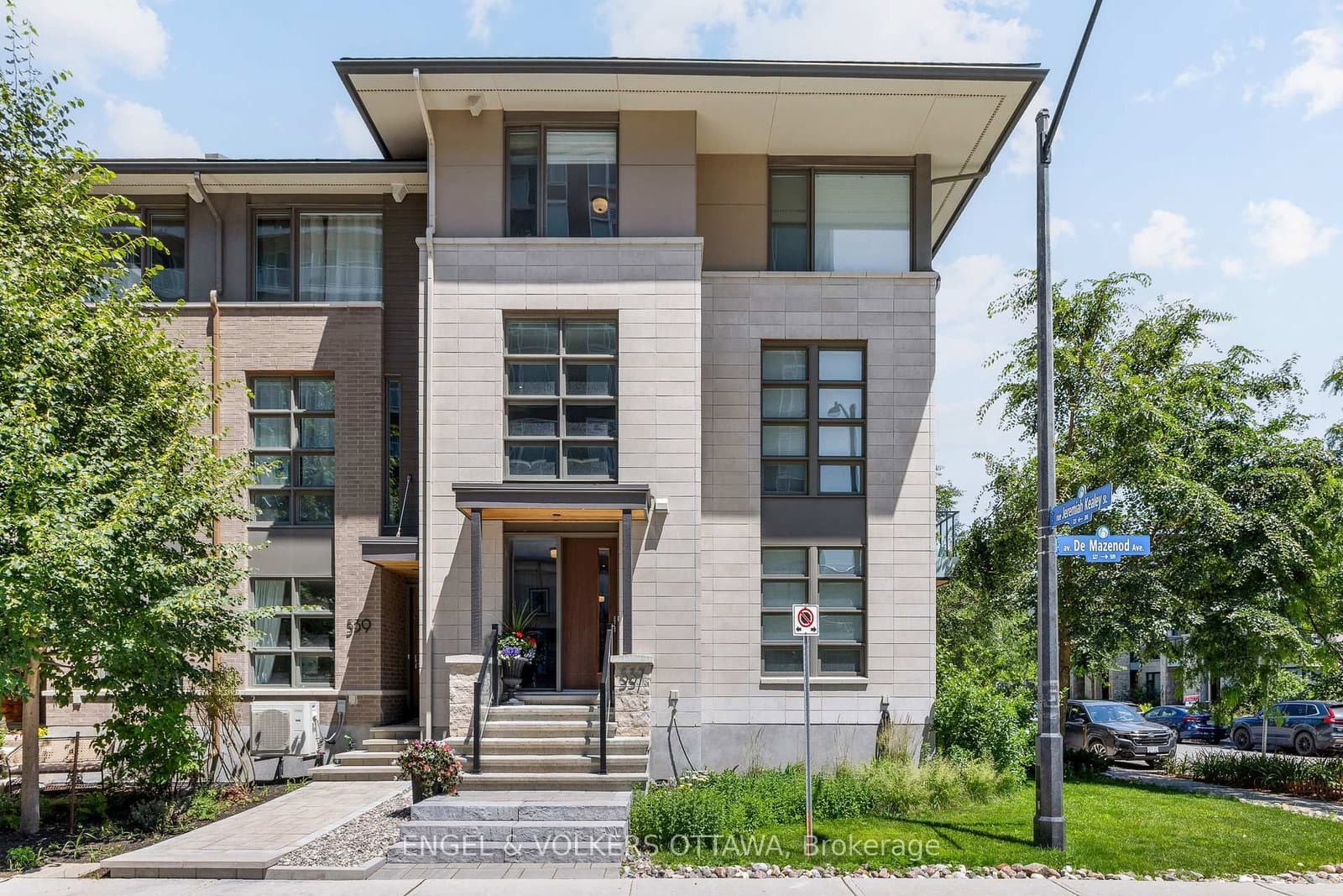 537 De Mazenod Avenue, Ottawa, ON