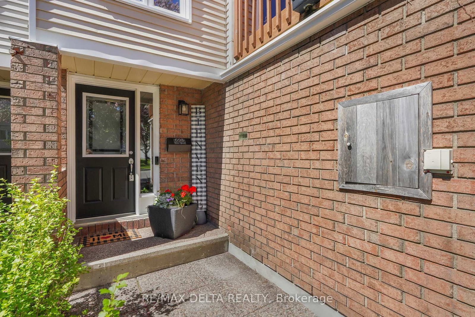 698 Brome Crescent, Ottawa, ON — photo 2