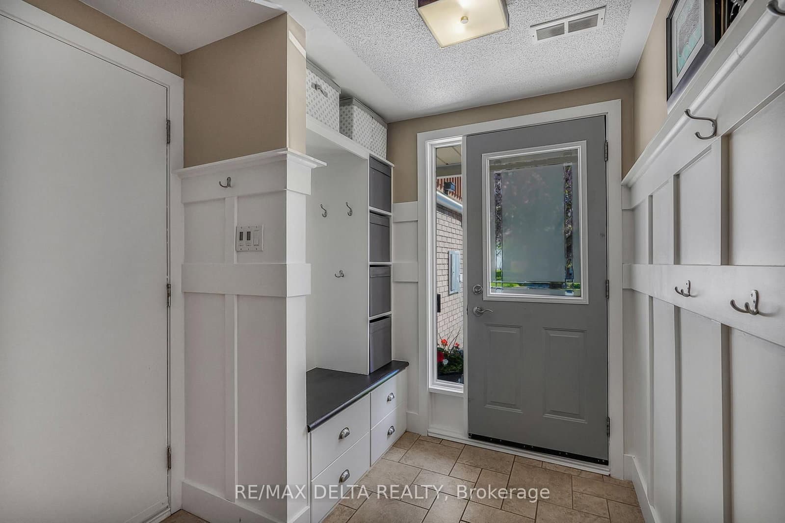 698 Brome Crescent, Ottawa, ON — photo 3