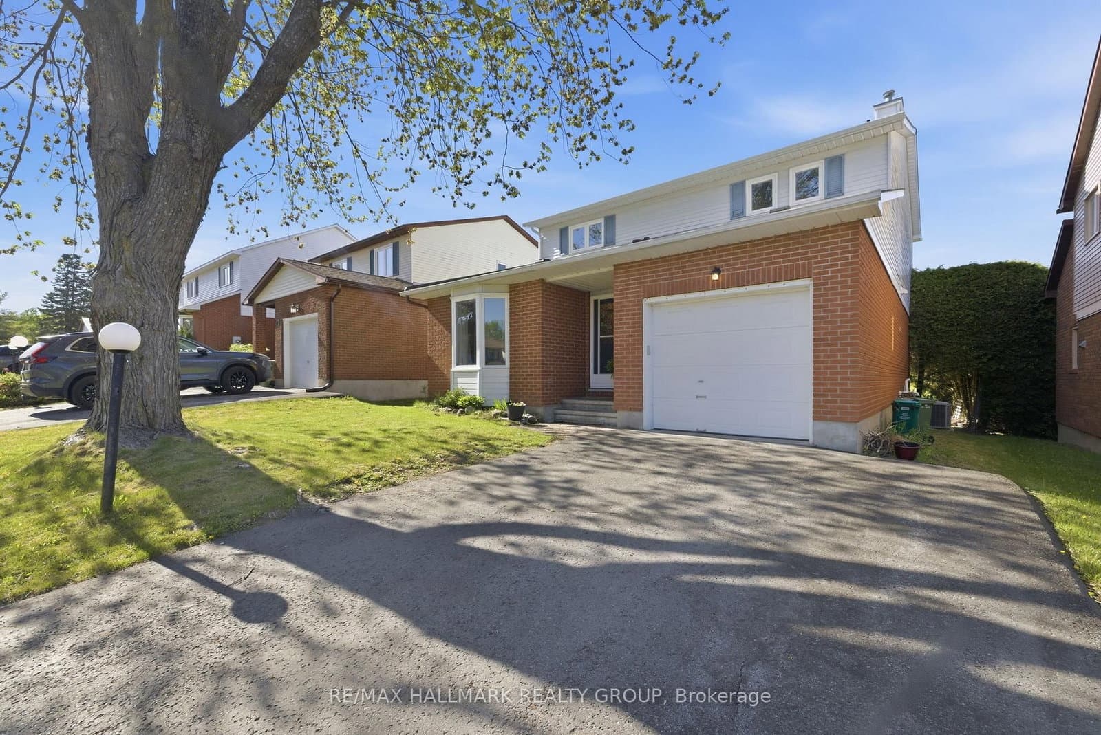 19 Bernier Terrace, Kanata, ON — photo 2
