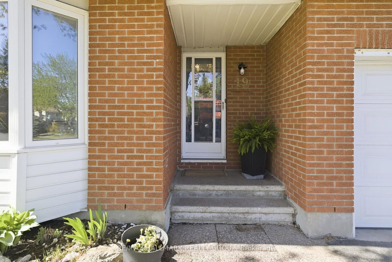 19 Bernier Terrace, Kanata, ON — photo 3