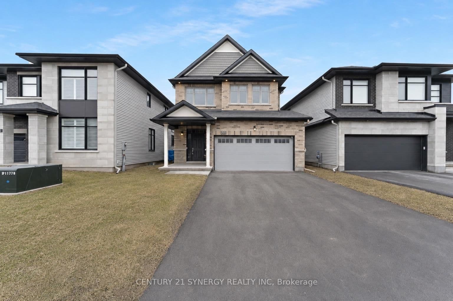 555 Bobolink Ridge, Ottawa, ON — photo 2