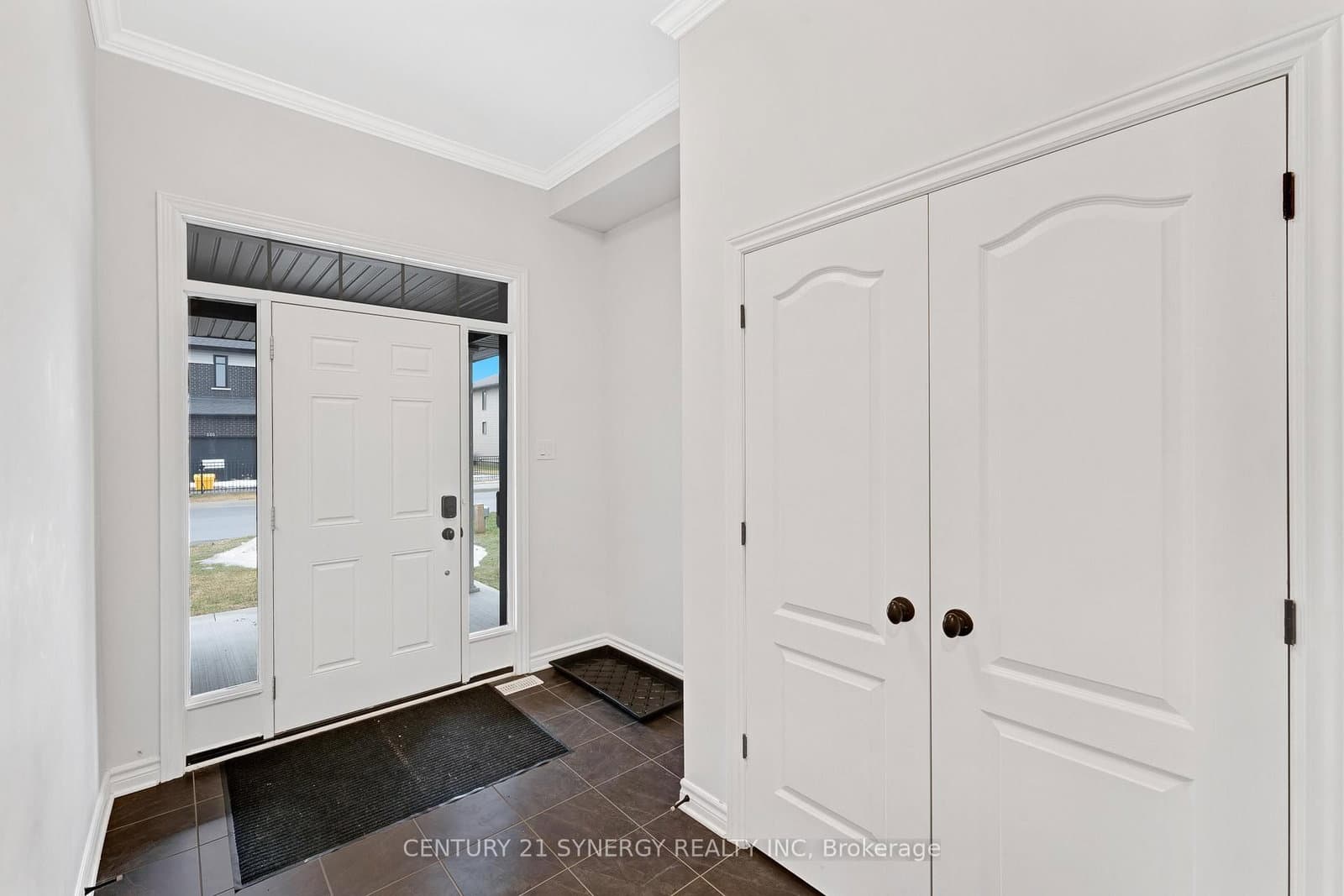 555 Bobolink Ridge, Ottawa, ON — photo 3