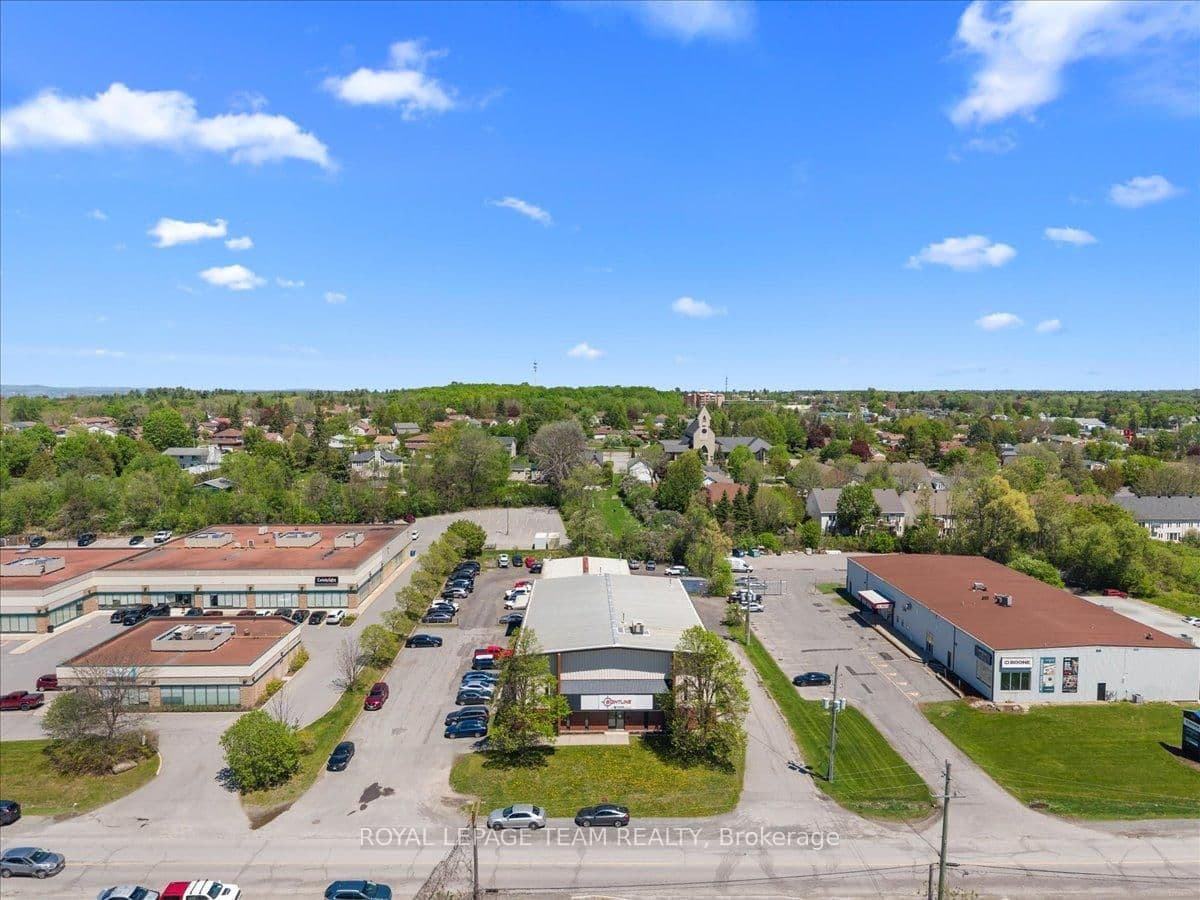24 Edgewater Street, Kanata, ON
