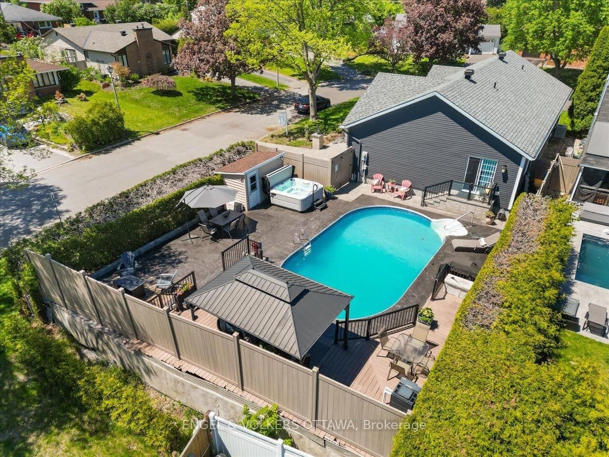 1005 Gold Crescent, Ottawa, ON